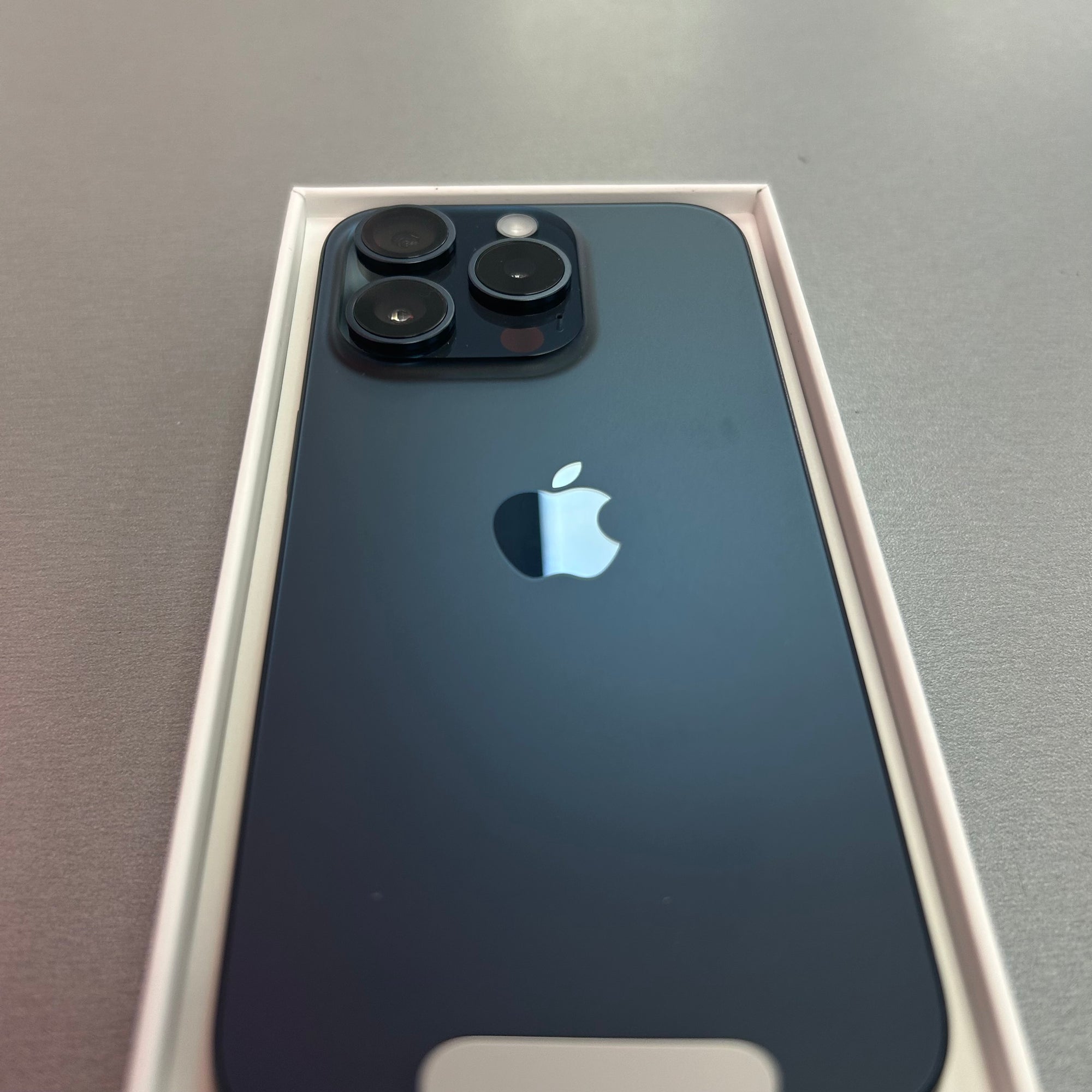 Apple iPhone 15 Pro 128GB - Blue Titanium - 100% Battery Health