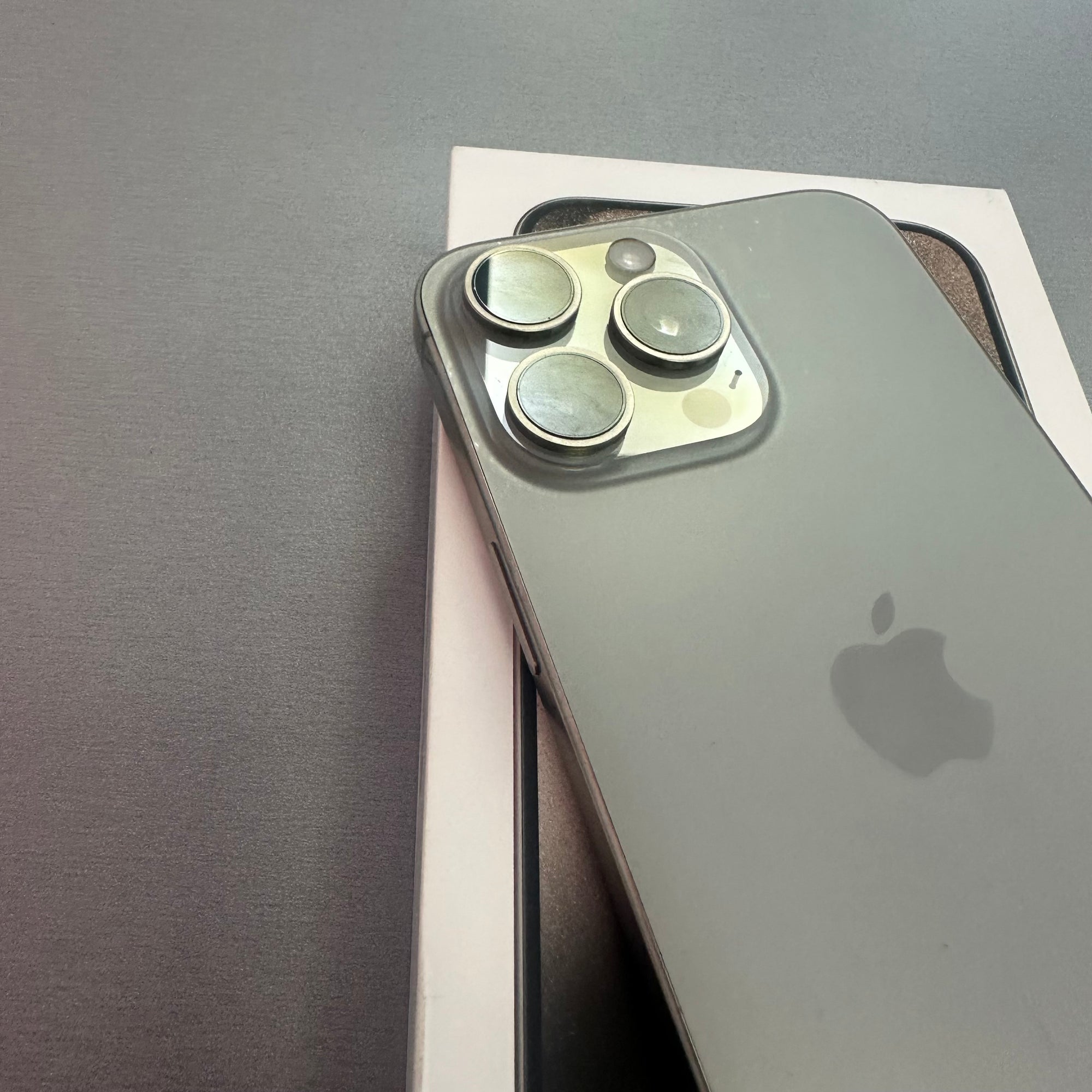 Apple iPhone 15 Pro Max 256GB Natural Titanium