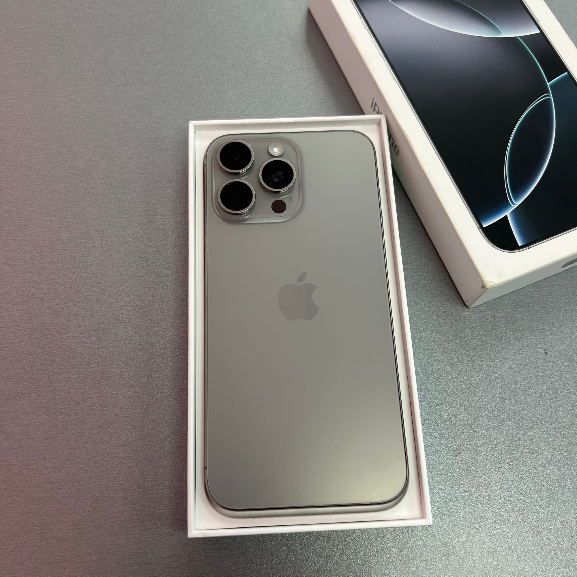 Apple iPhone 15 Pro Max 256GB Natural Titanium - 100% Battery Health