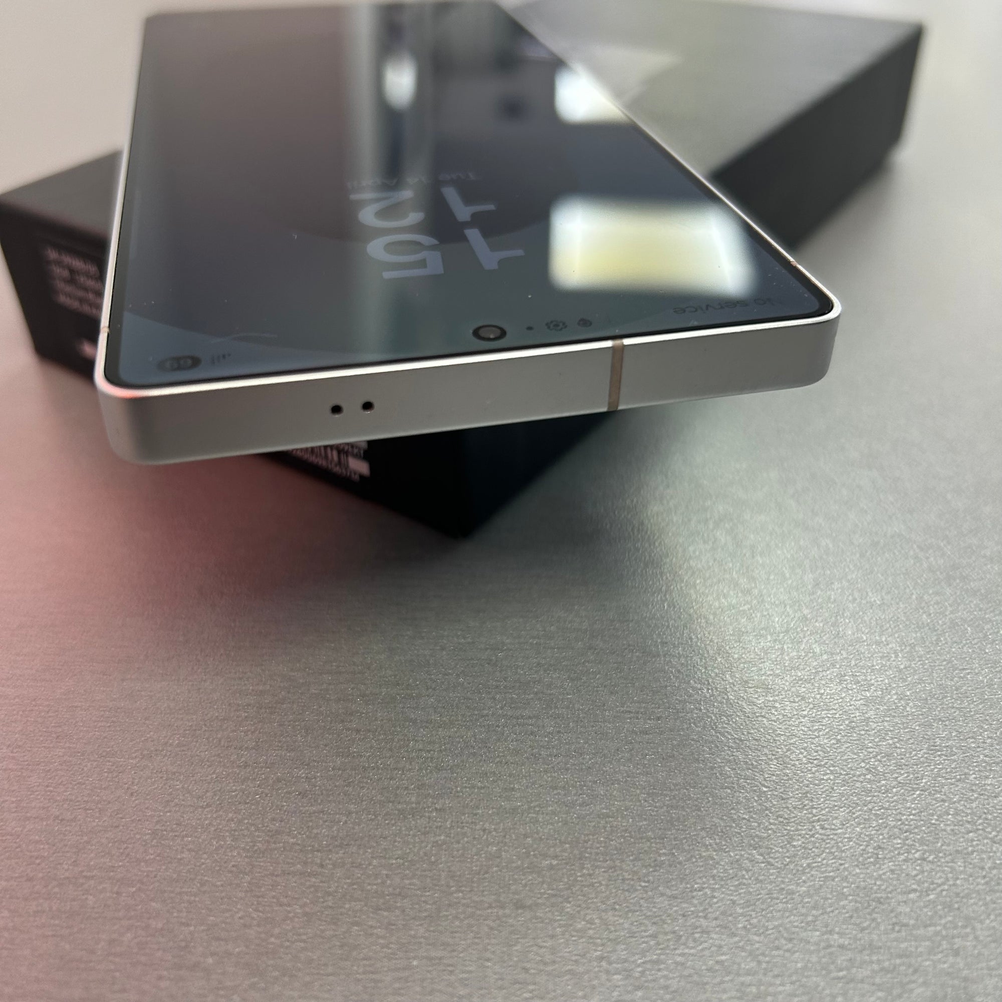 Samsung Galaxy S25 Ultra 256GB Titanium Silverblue - Excellent Condition