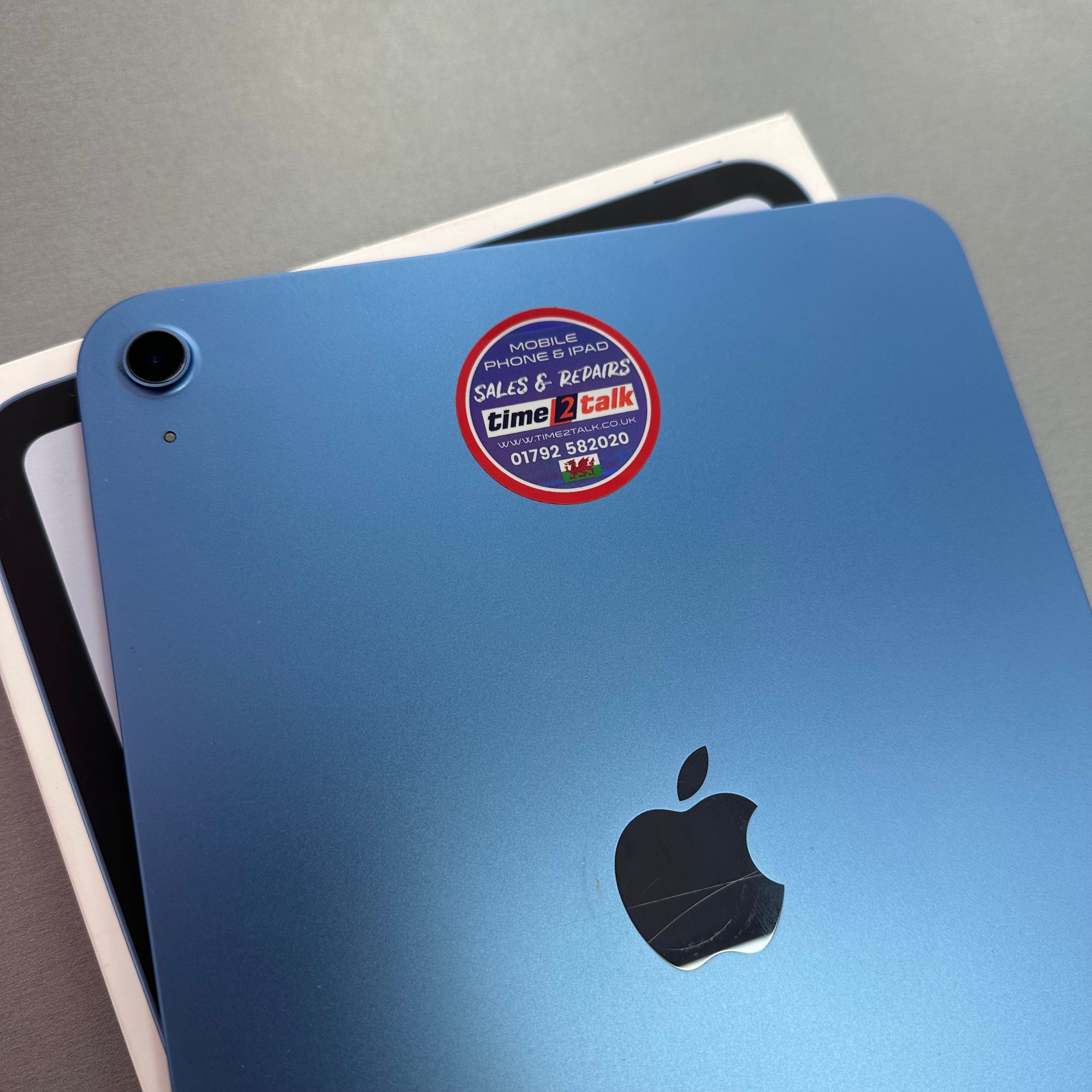 Apple iPad 10th Generation 64GB Blue Wi-Fi
