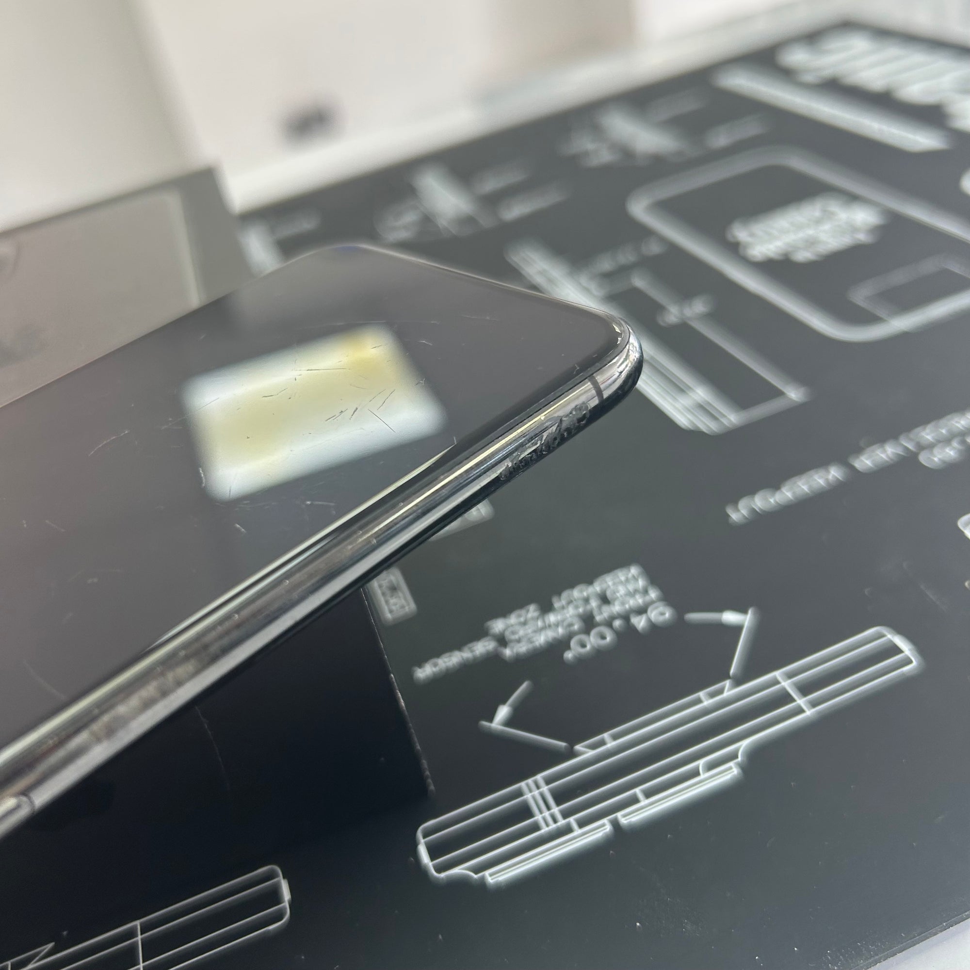 Apple iPhone 11 Pro Graphite  64GB -100% Battery Health