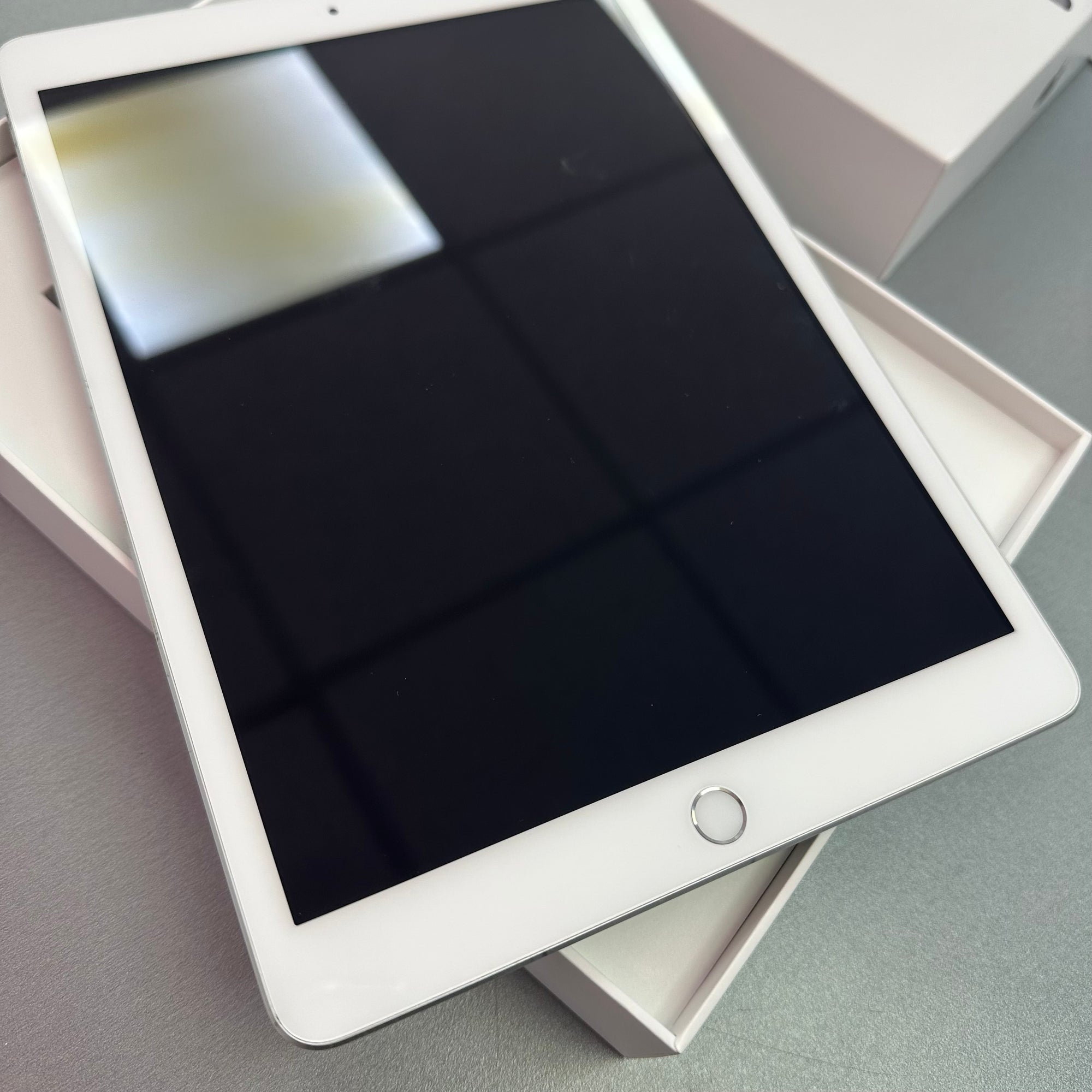 Apple iPad 8th Generation - 32GB Silver Wi-Fi