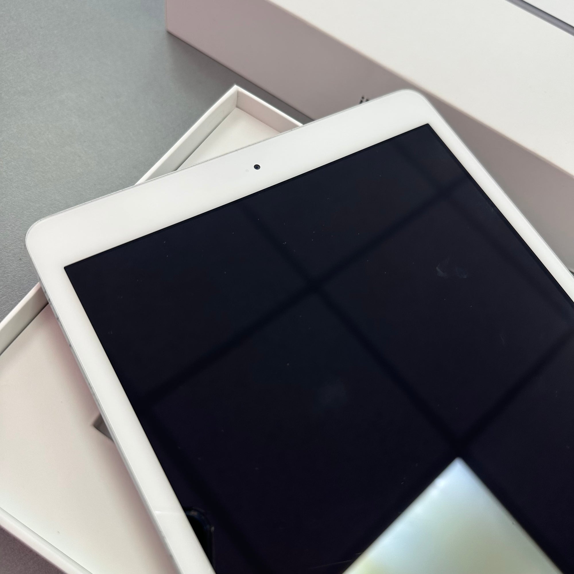 Apple iPad 8th Generation - 32GB Silver Wi-Fi