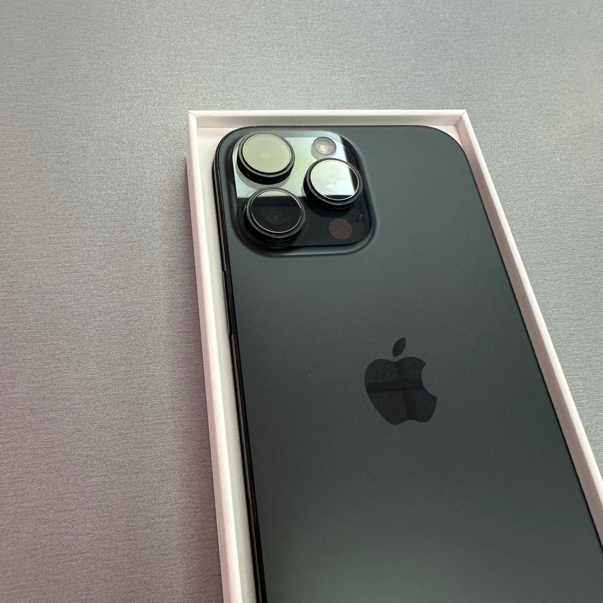 Apple iPhone 16 Pro Max 256GB Black Titanium - 92% Battery Health