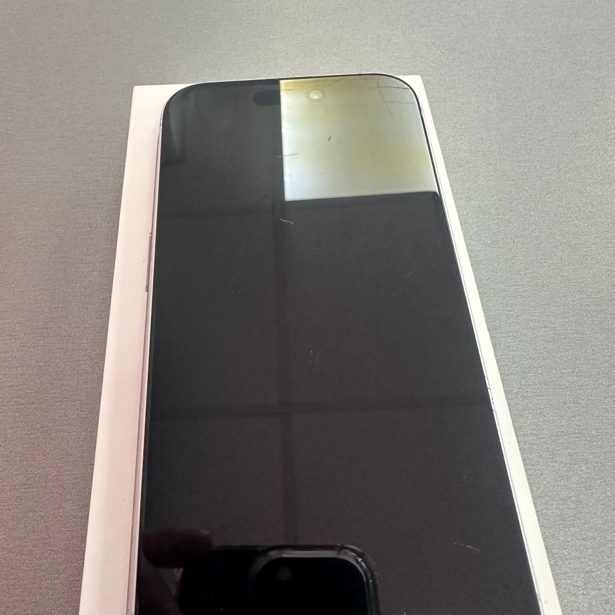 Apple iPhone 16 128GB white 94% Battery Health
