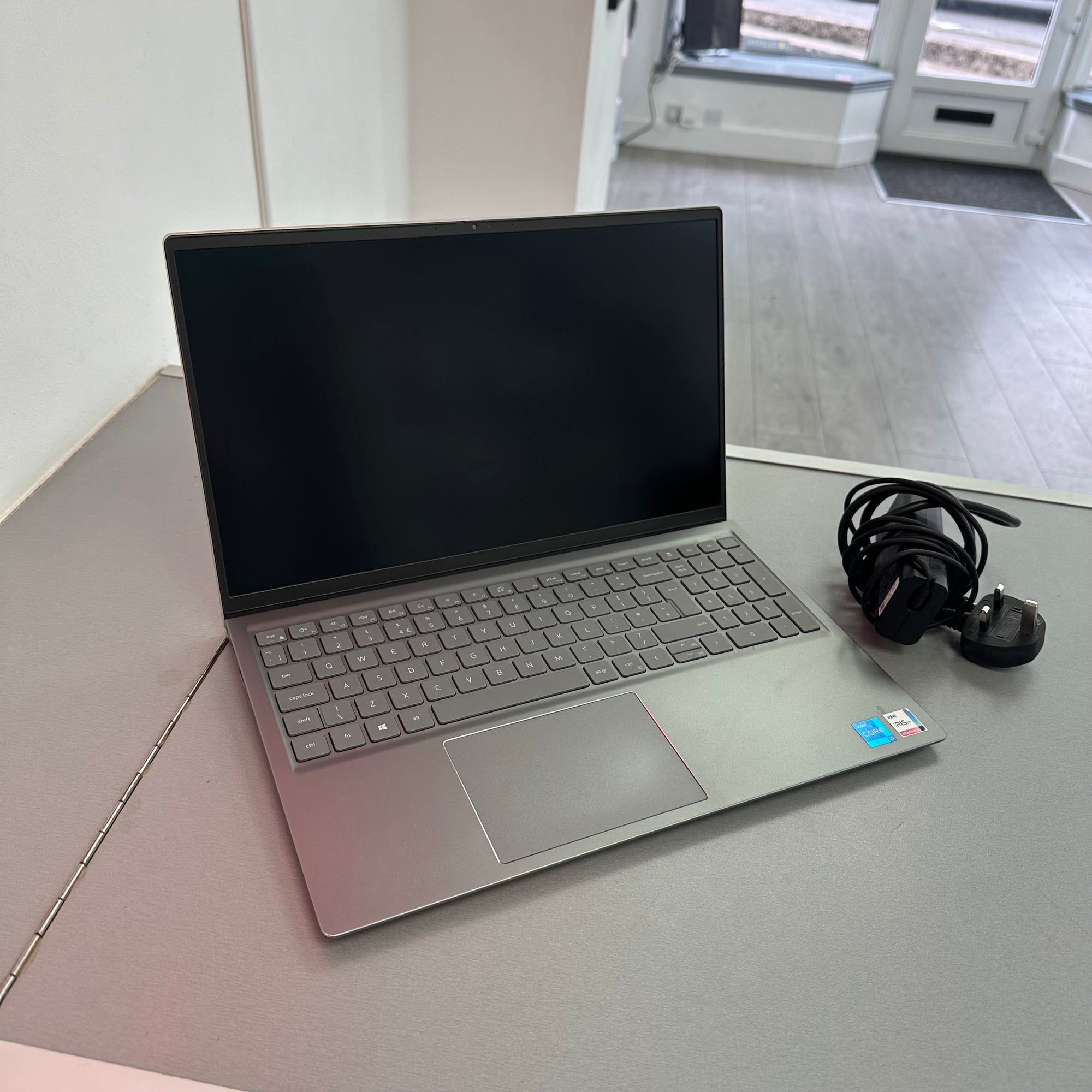 Dell Inspiron 5510 Laptop - 15 inch, 256GB SSD, Intel i5 11th Gen, Windows 11