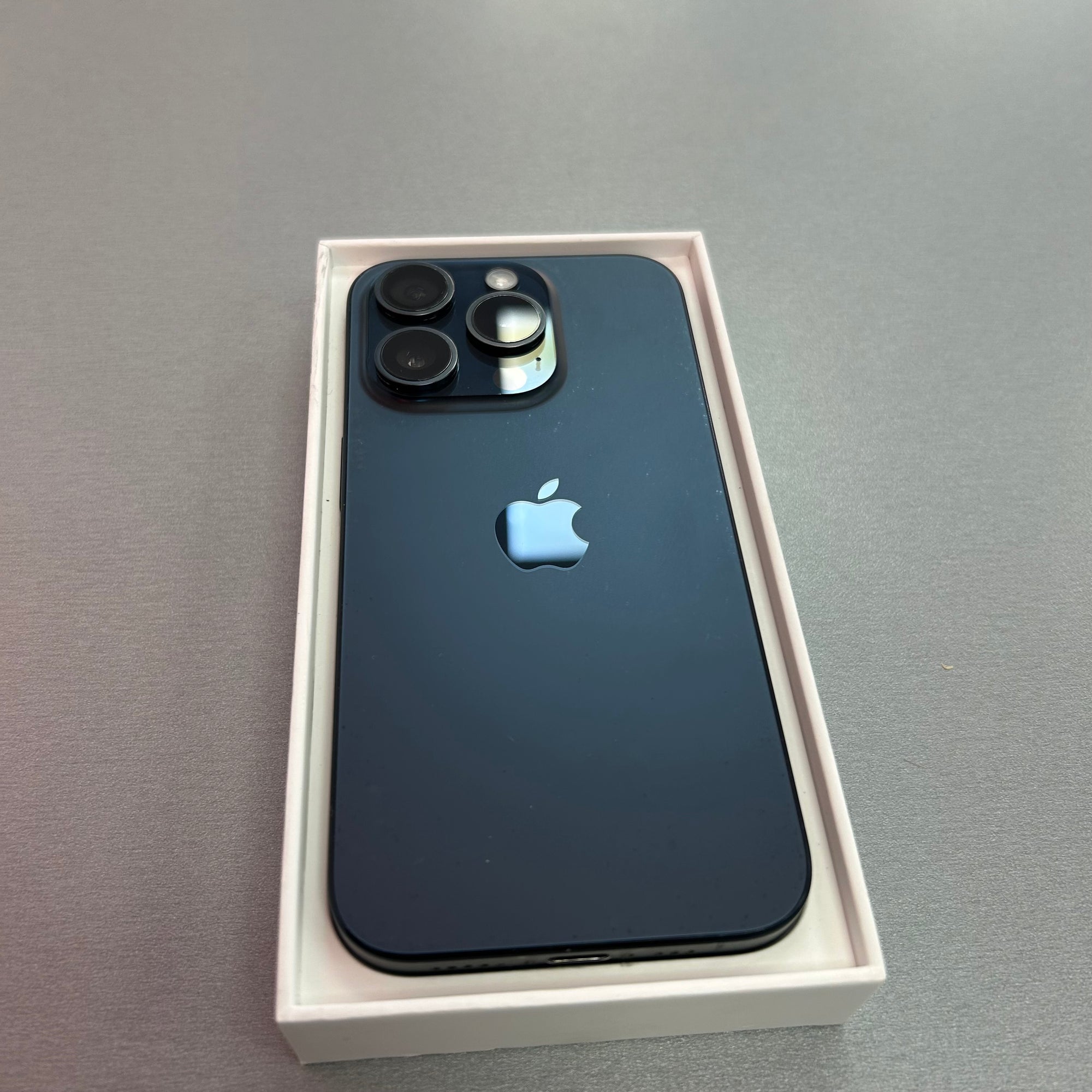 Apple iPhone 15 Pro 128GB Blue Titanium - 100% Battery Health