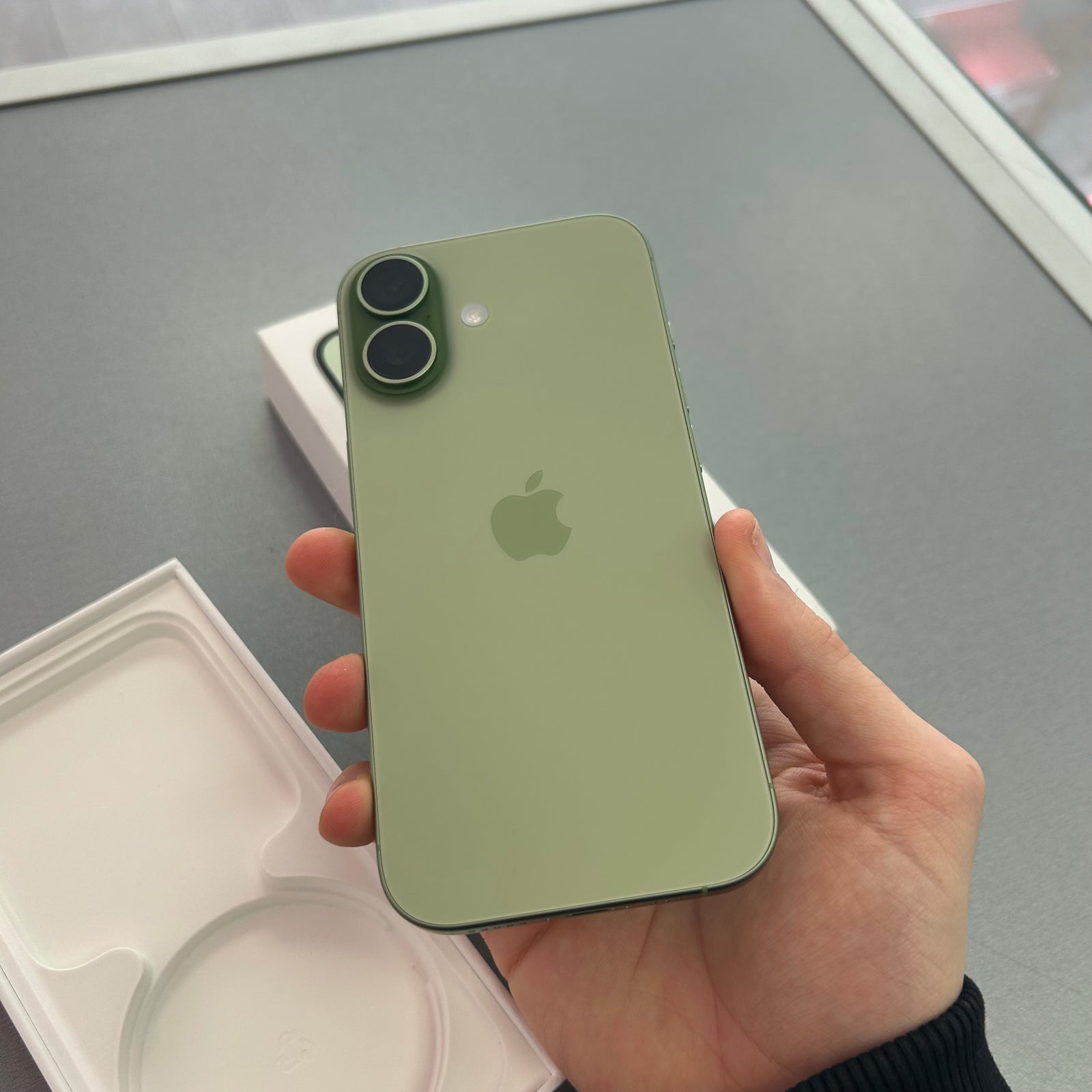 Ex Display Apple iPhone 17 256GB Sage