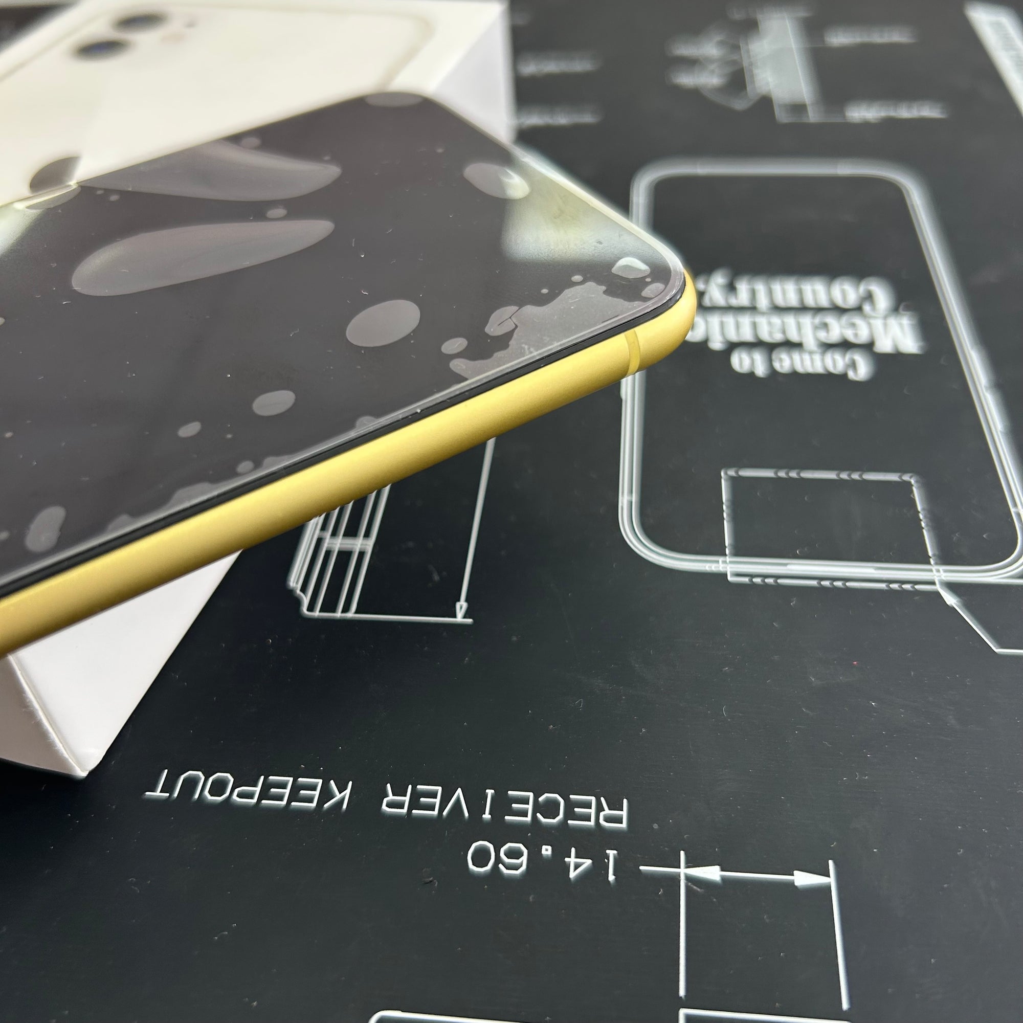 Apple iPhone 11 Yellow 64GB -  100% Battery Health