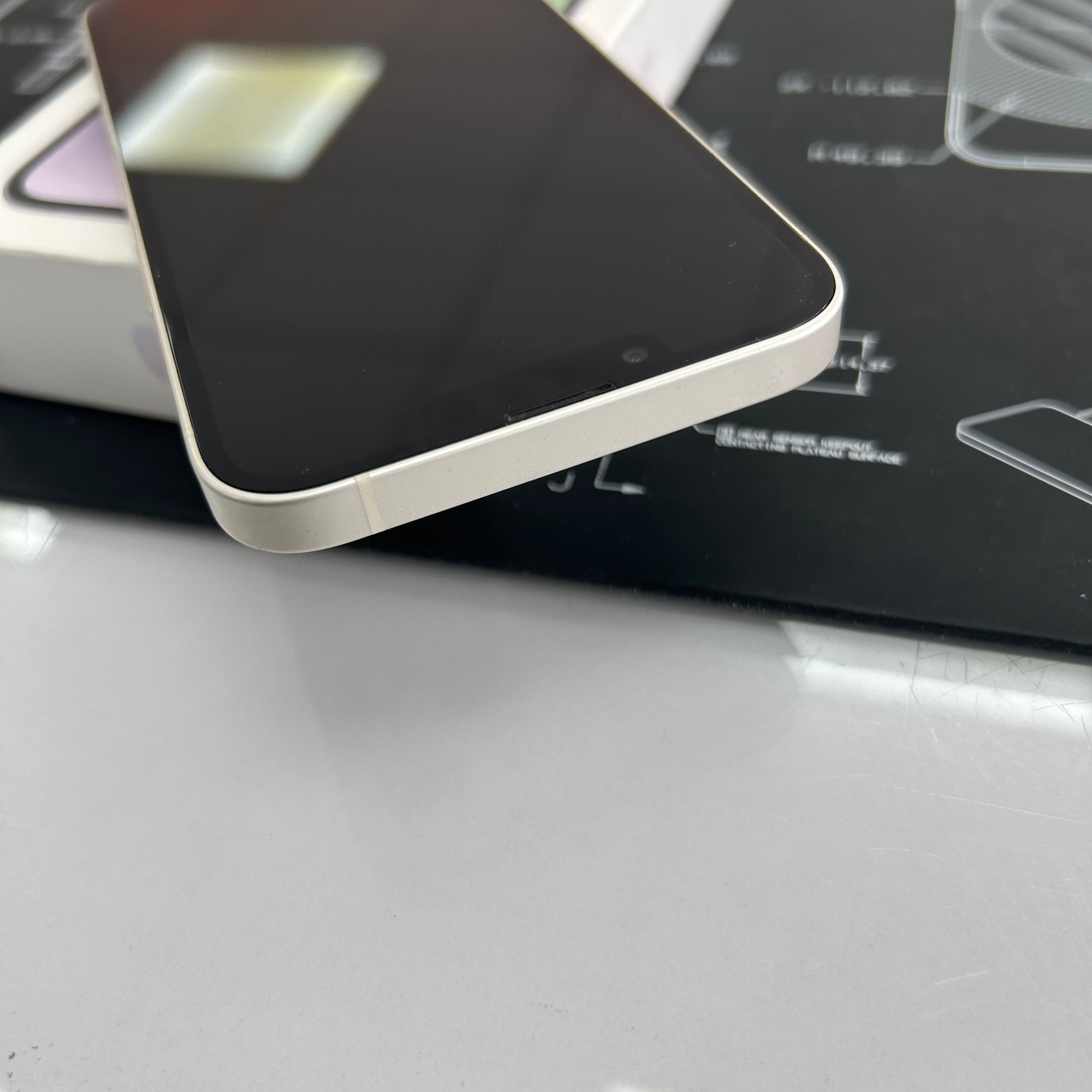 Apple iPhone 13 128GB White 100% Battery Health