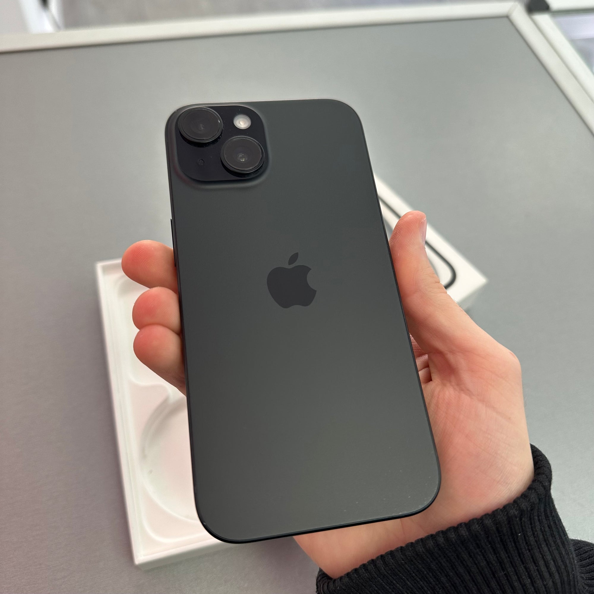 Apple iPhone 15 128GB Space Black - 100% Battery Health