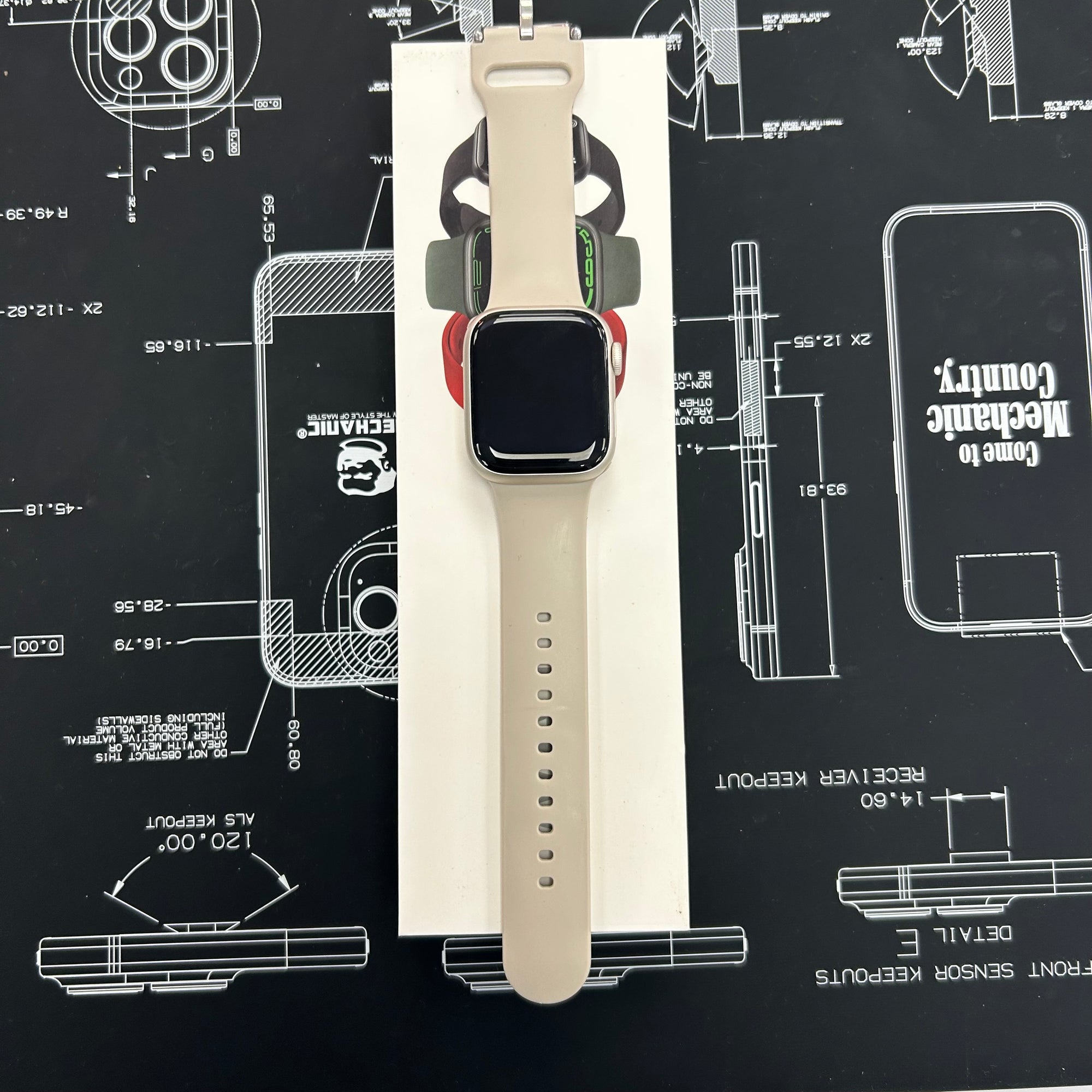 Apple Watch Series 8, 41mm GPS and Cellular Silver Aluminium Case &amp; White Sports Band