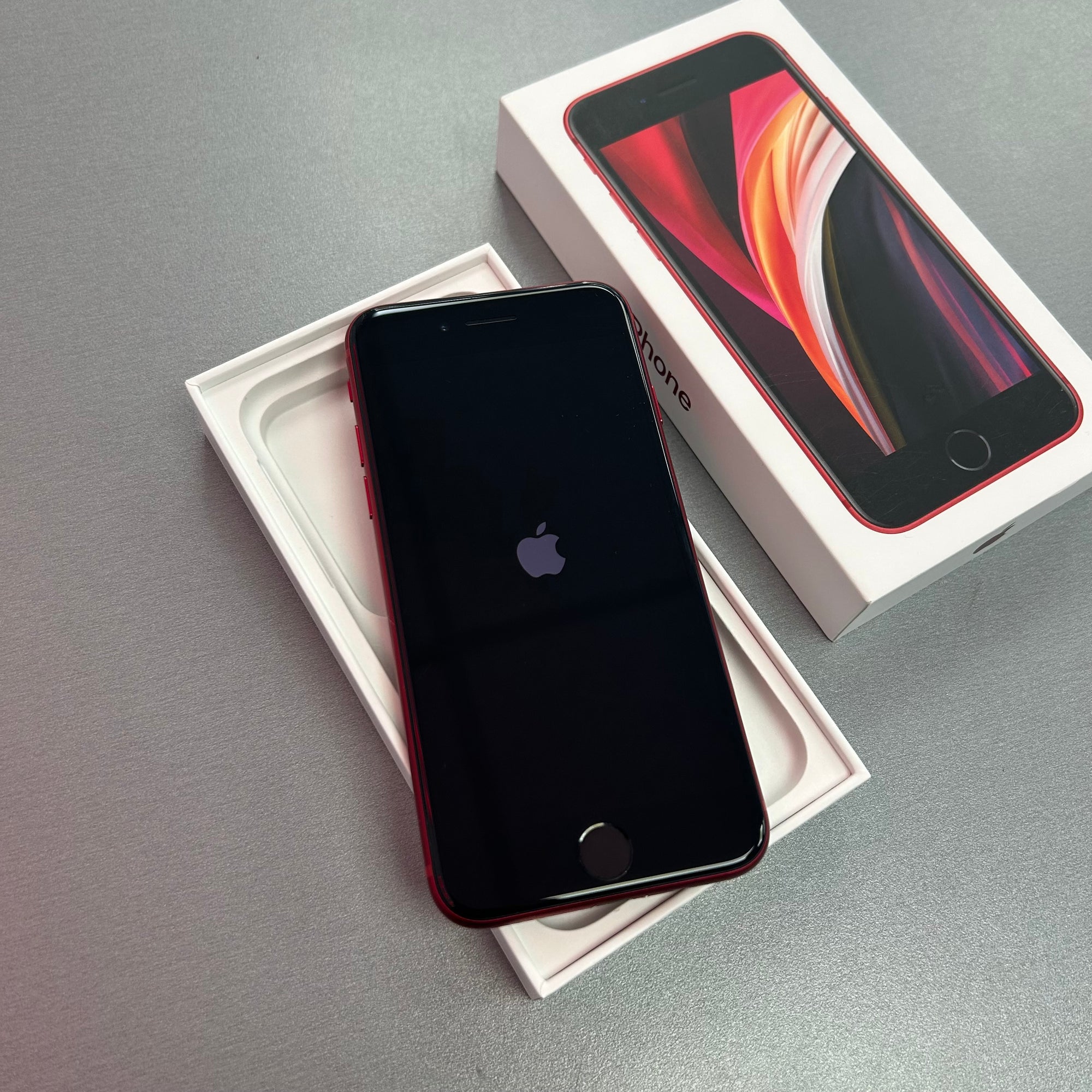 Apple iPhone SE 3rd Generation (2022) 64GB Product Red - 95% Battery Health