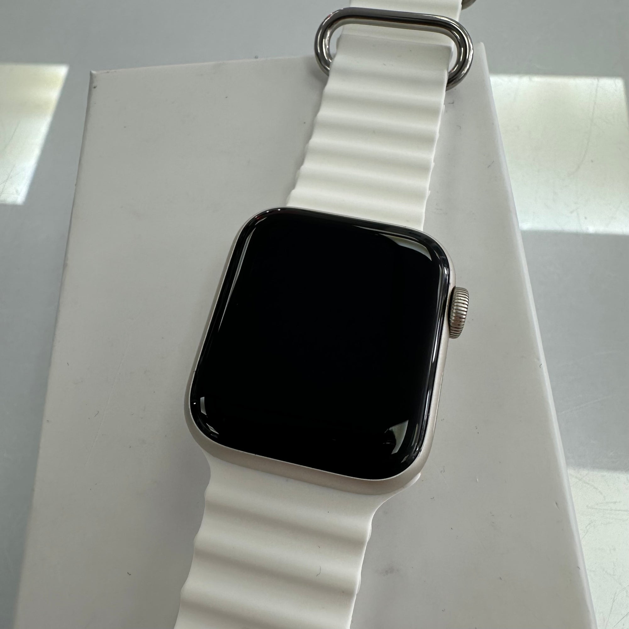 Apple Watch SE (2nd Gen) GPS - 40mm, Starlight Aluminium Case