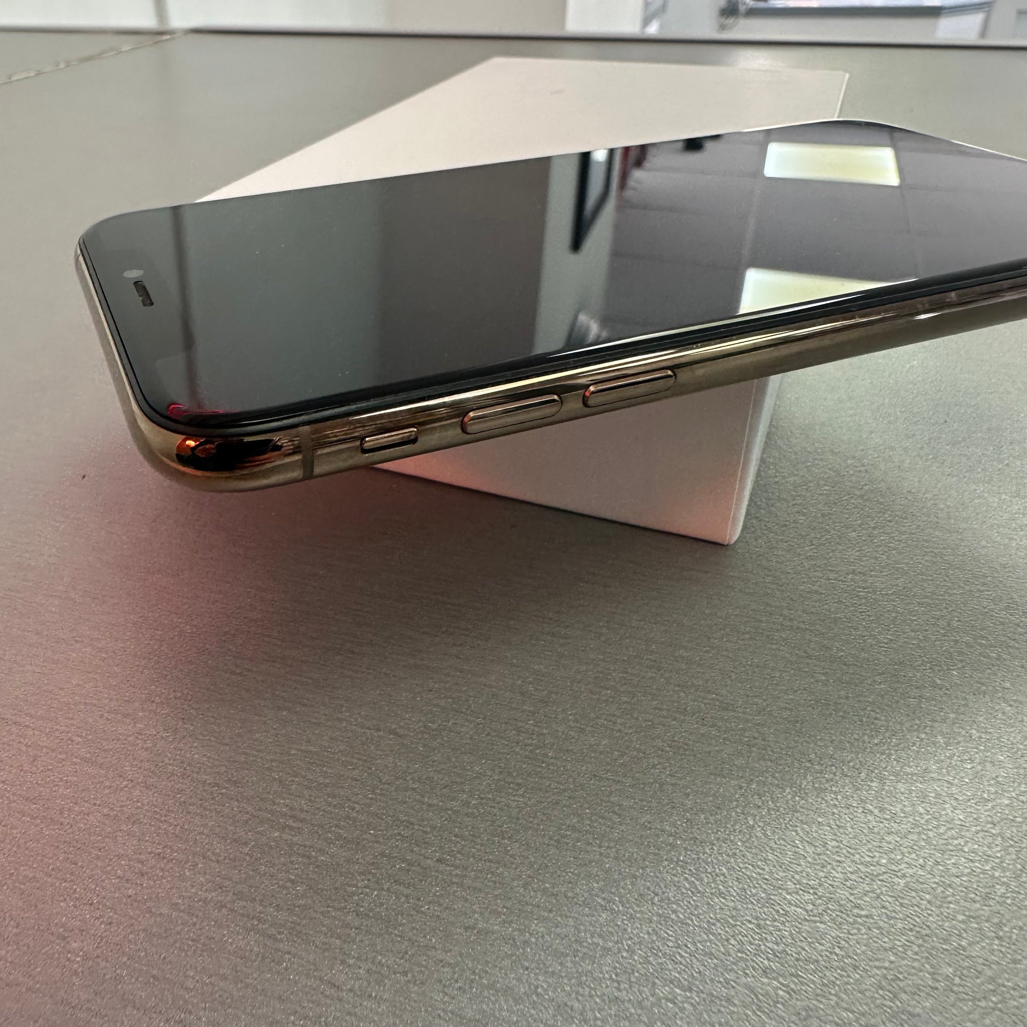 Apple iPhone XS 256GB Gold 100% Batt Health