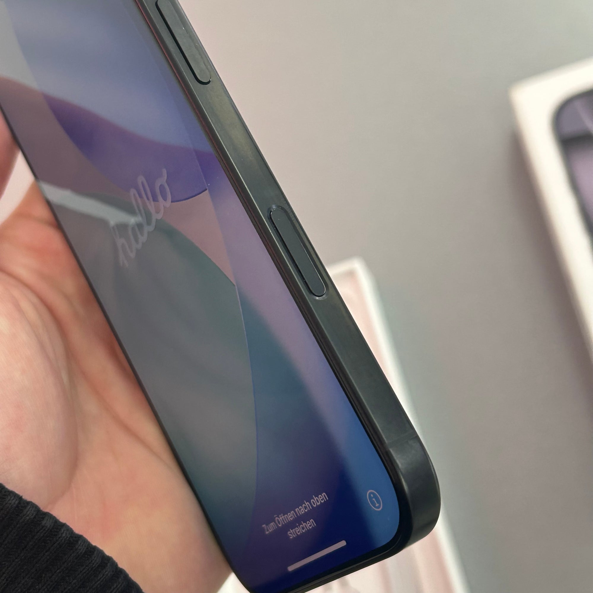 Apple iPhone 16 Pro Black Titanium 128GB - Original 100% Battery Health