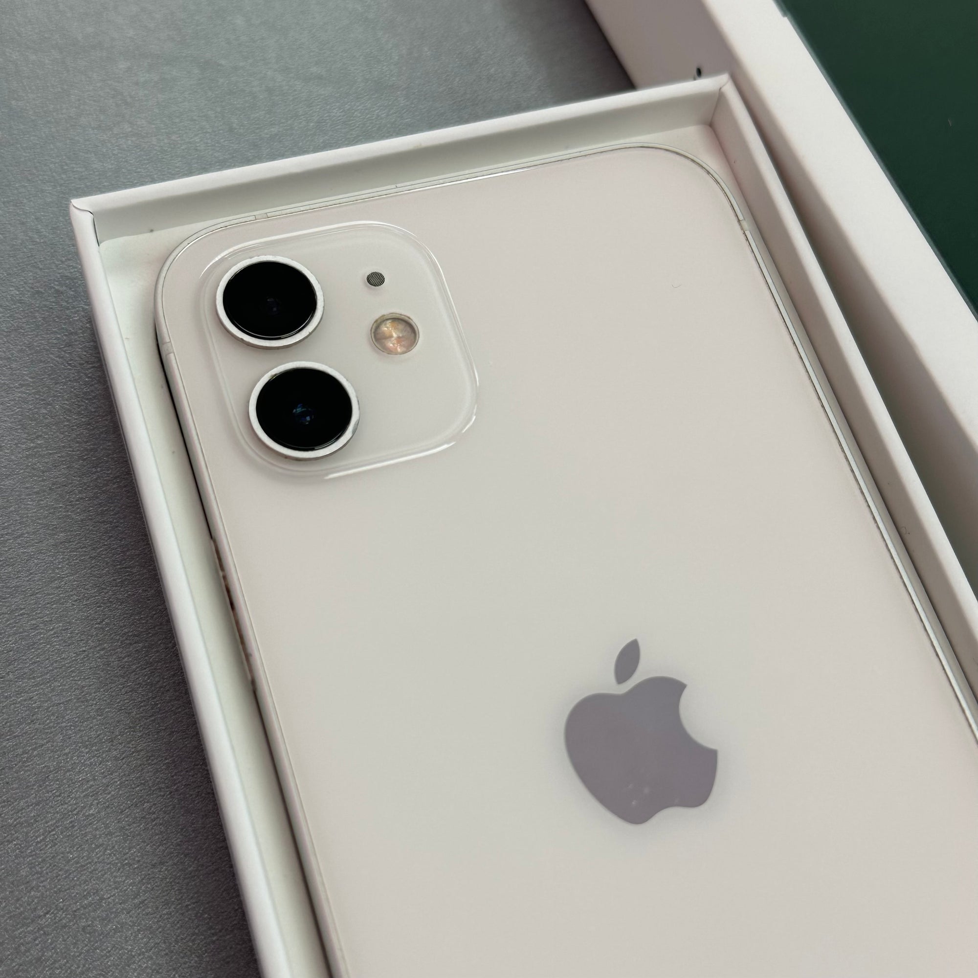 Apple iPhone 12 64GB White - No Face ID &amp; New Battery