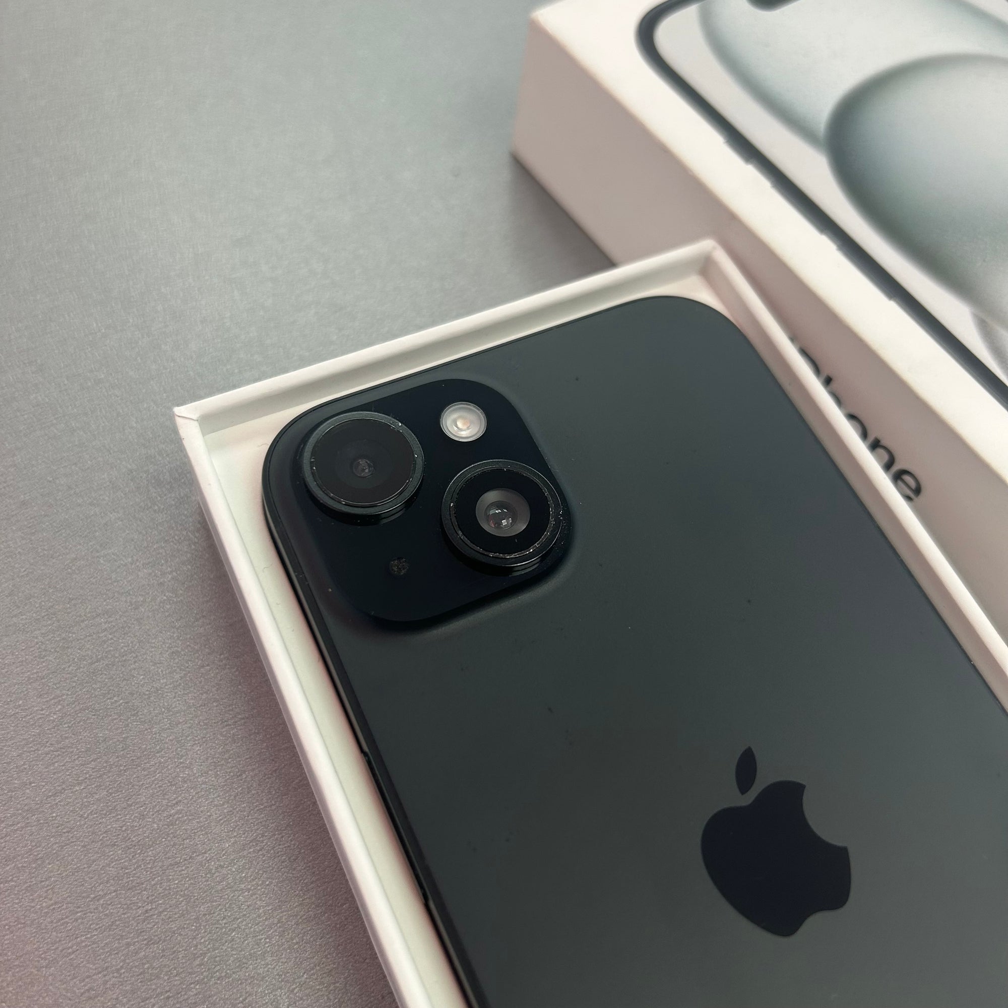 Apple iPhone 15 128GB Black - 87% Battery Health