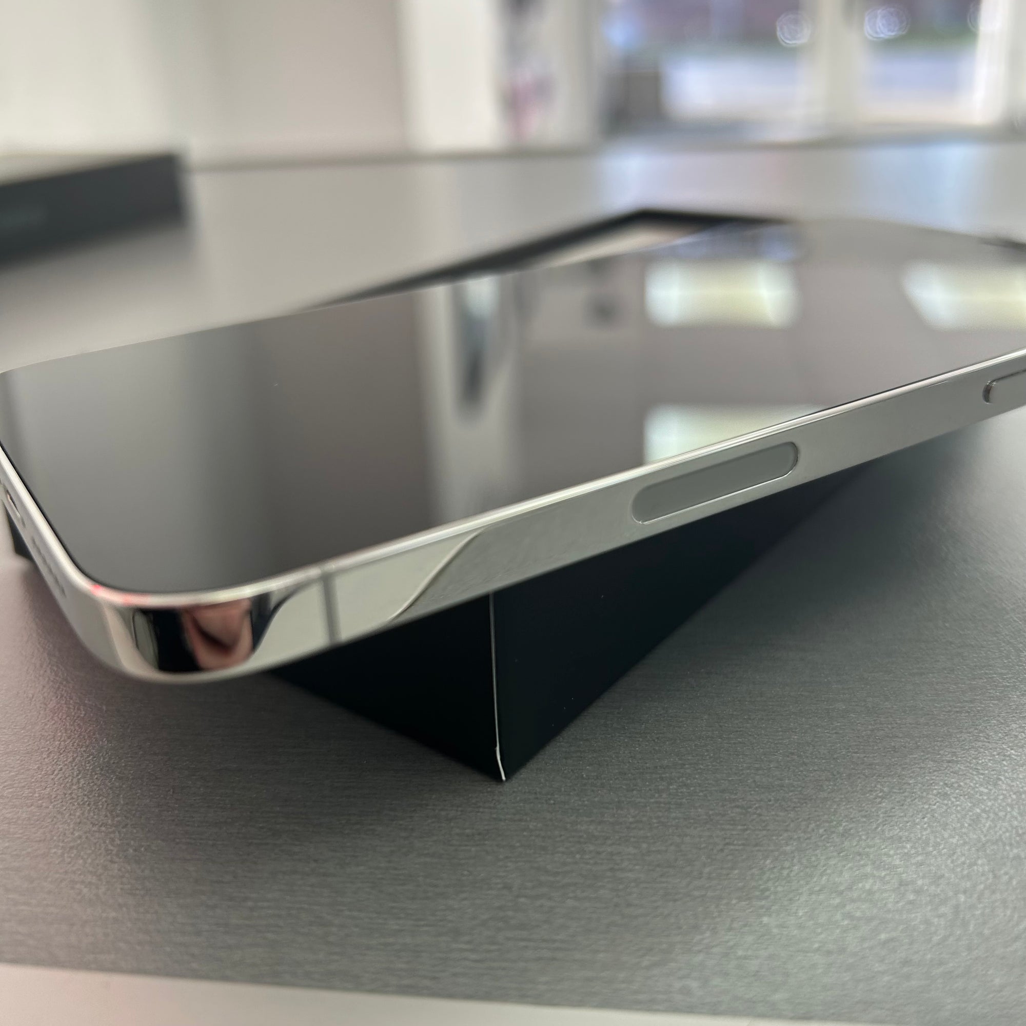 Apple iPhone 12 Pro Max 128GB Silver  - 100% Battery Health