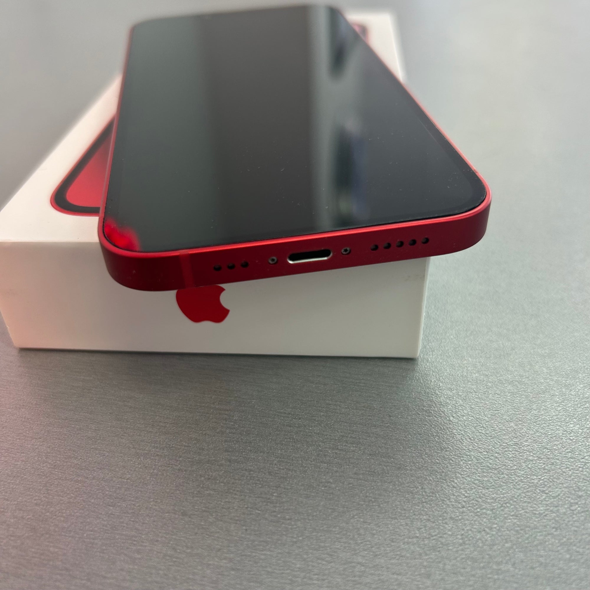 Apple iPhone 13 128GB Red 89% Battery Health