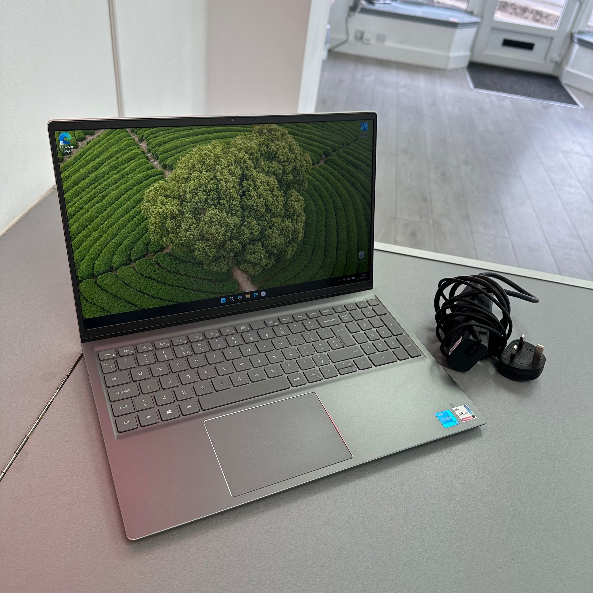 Dell Inspiron 5510 Laptop - 15 inch, 256GB SSD, Intel i5 11th Gen, Windows 11