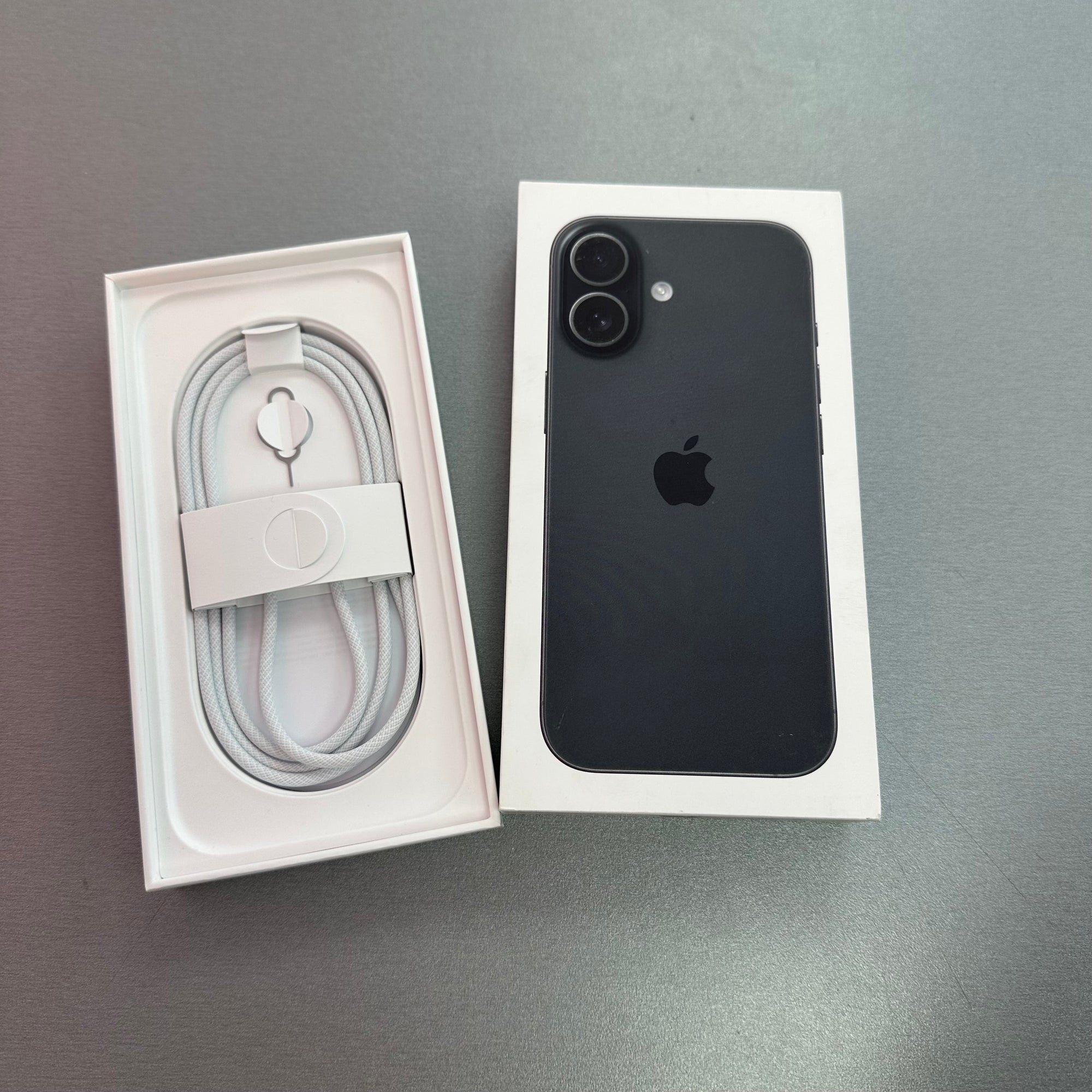 Apple iPhone 16 128GB Black - 100% Battery Health