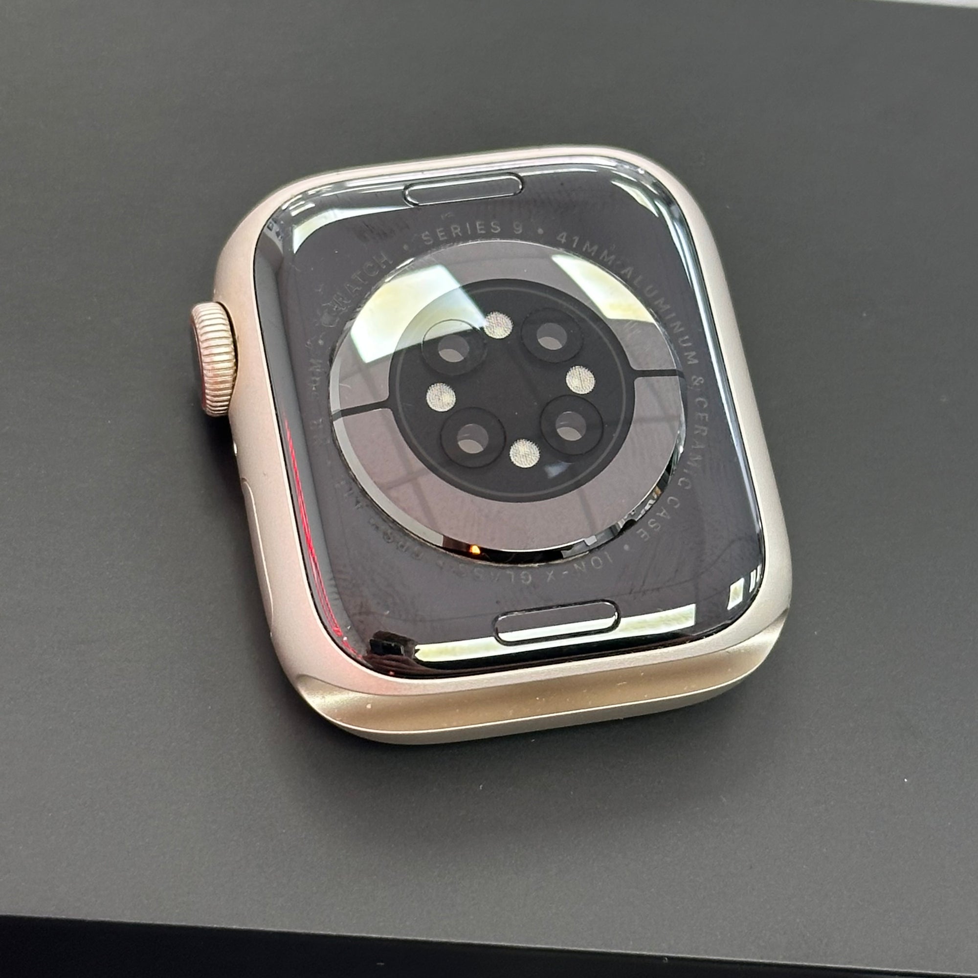 Apple Watch Series 9 Starlight Aluminium &amp; Sports Band 41MM GPS &amp; Cellular
