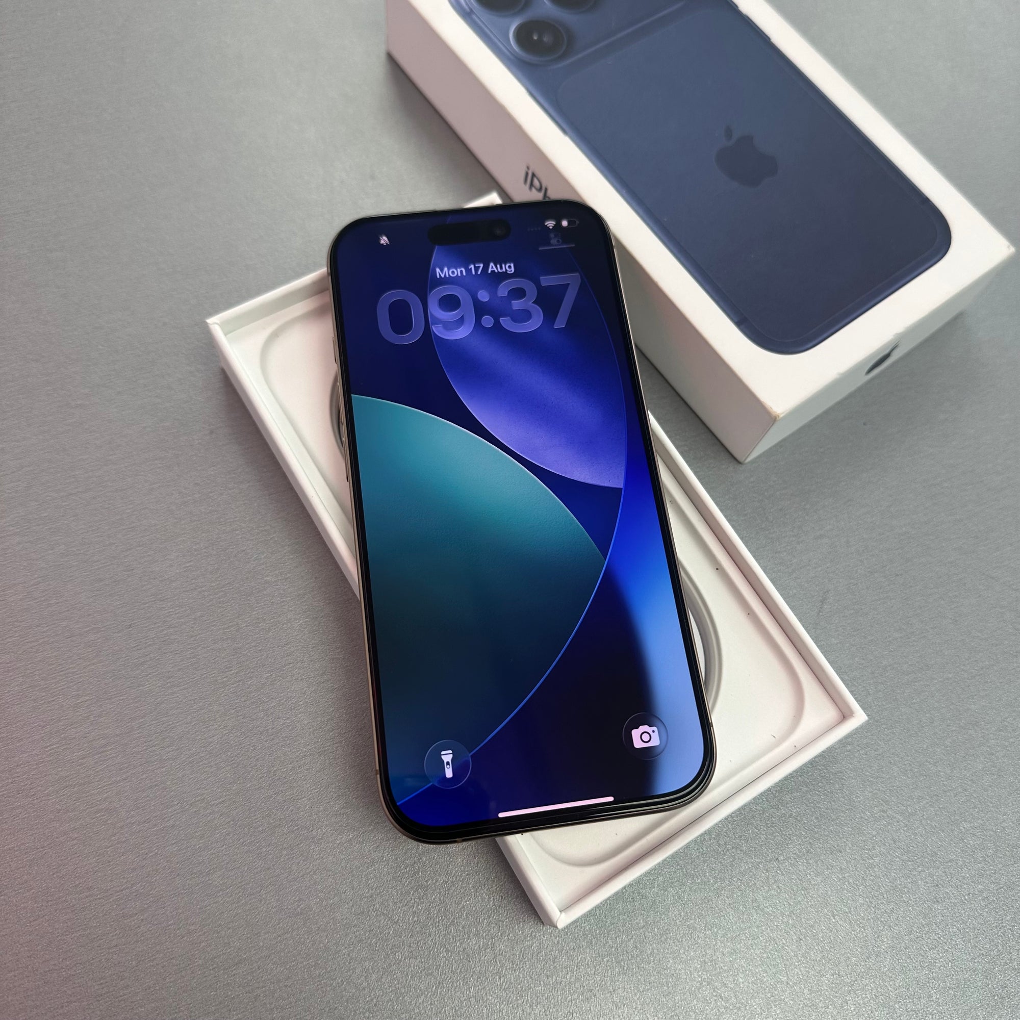 Apple iPhone 16 Pro Desert Titanium 128GB - Original 96% Battery Health