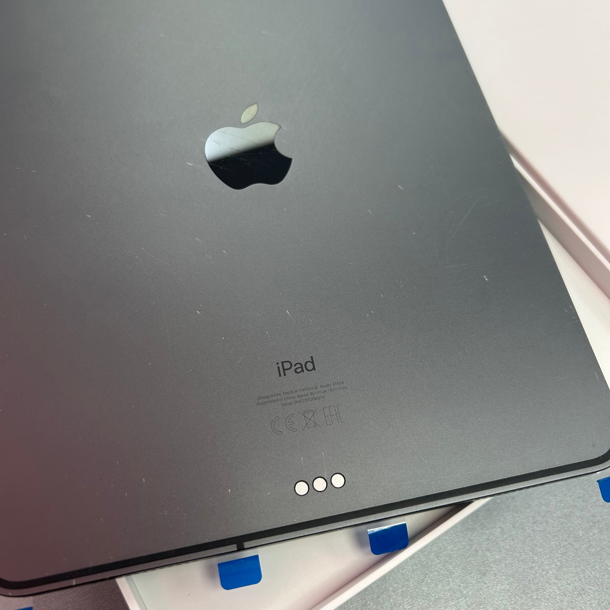 Apple iPad Pro 11 inch (1st Generation) 64GB Space Grey Wi-Fi &amp; Cellular