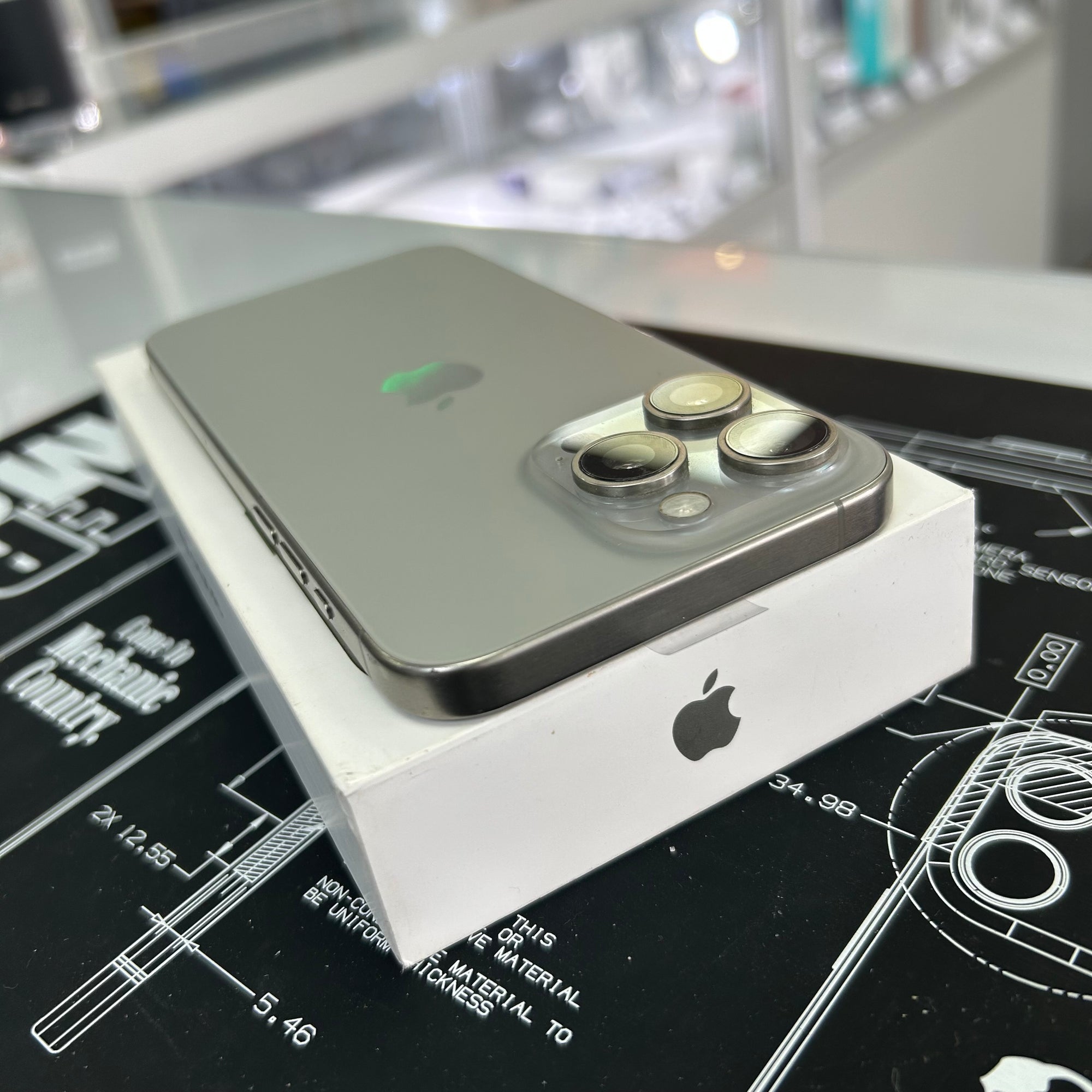 Apple iPhone 15 Pro Max 512GB Natural Titanium