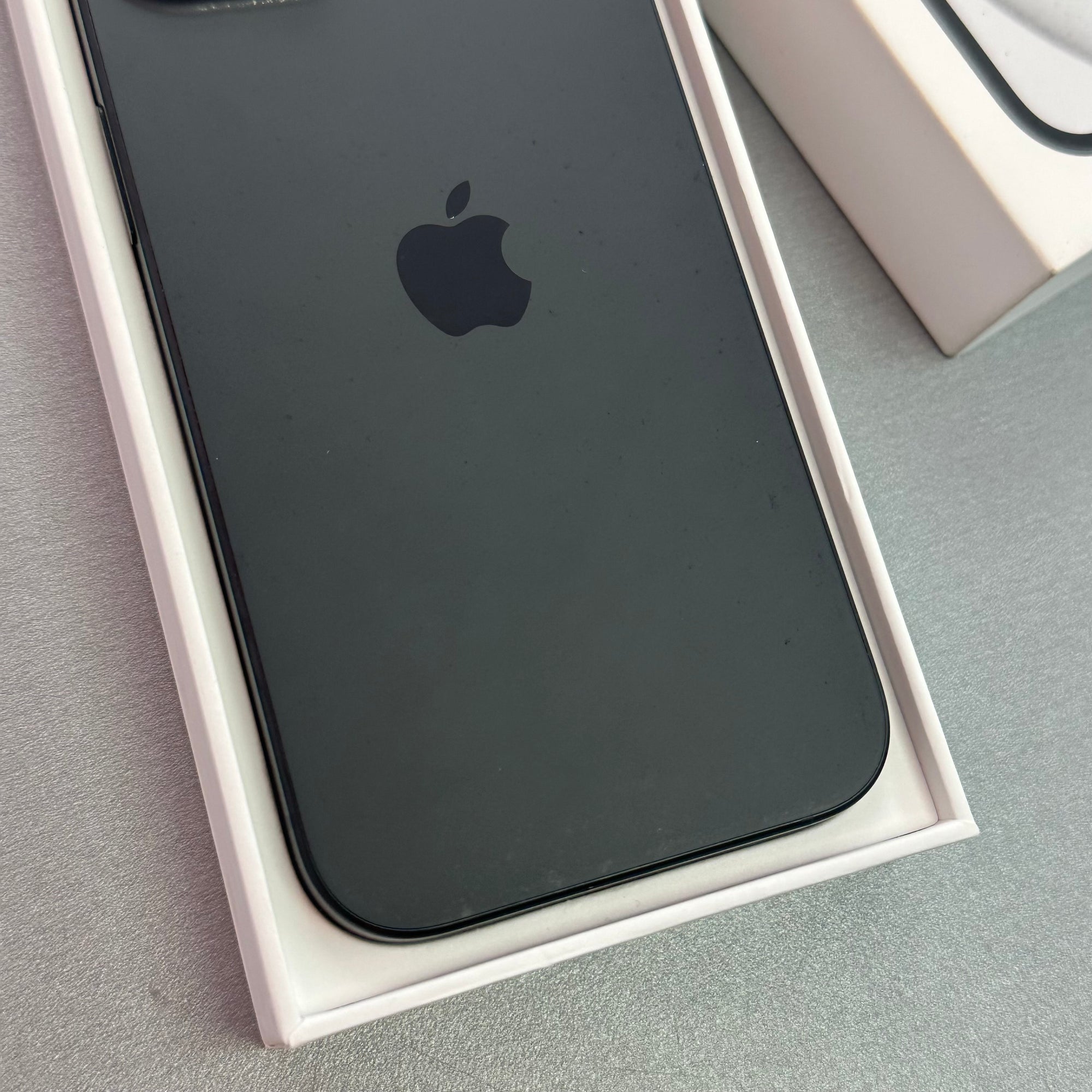 Apple iPhone 15 128GB Black - 92% Battery Health