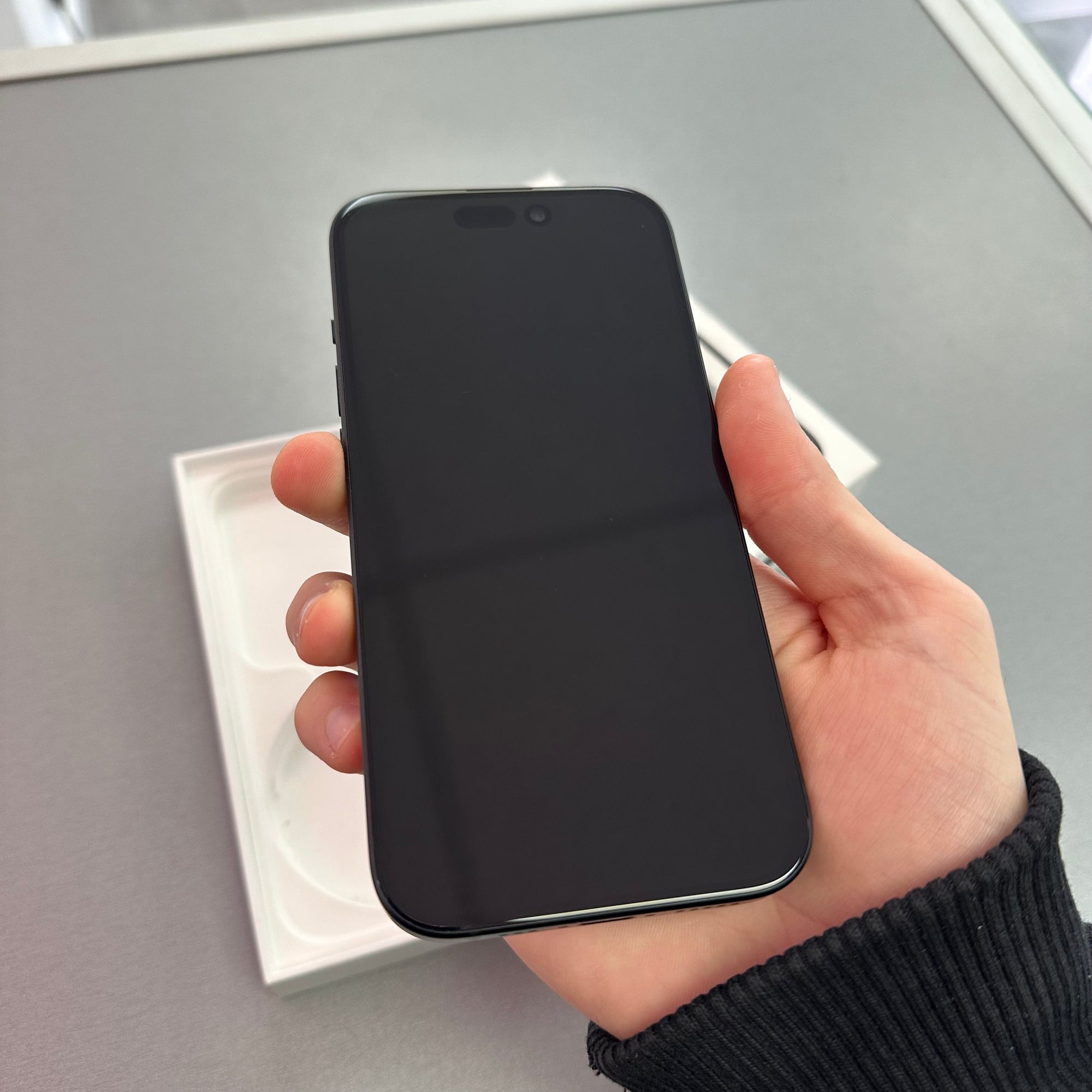Apple iPhone 15 128GB Space Black - 100% Battery Health