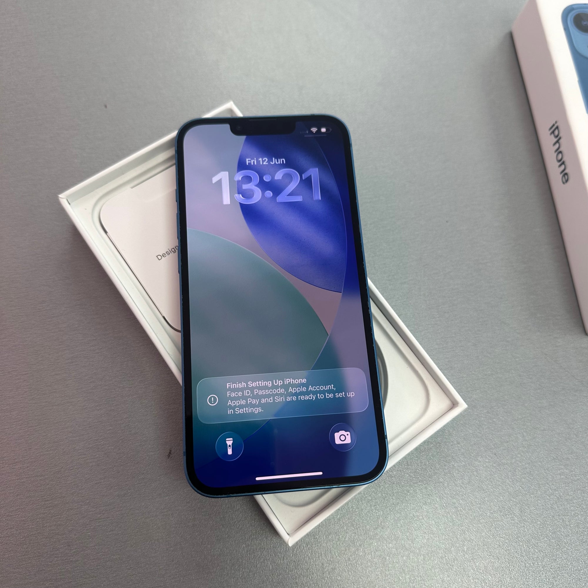 Apple iPhone 13 128GB Blue - 90% Battery Health