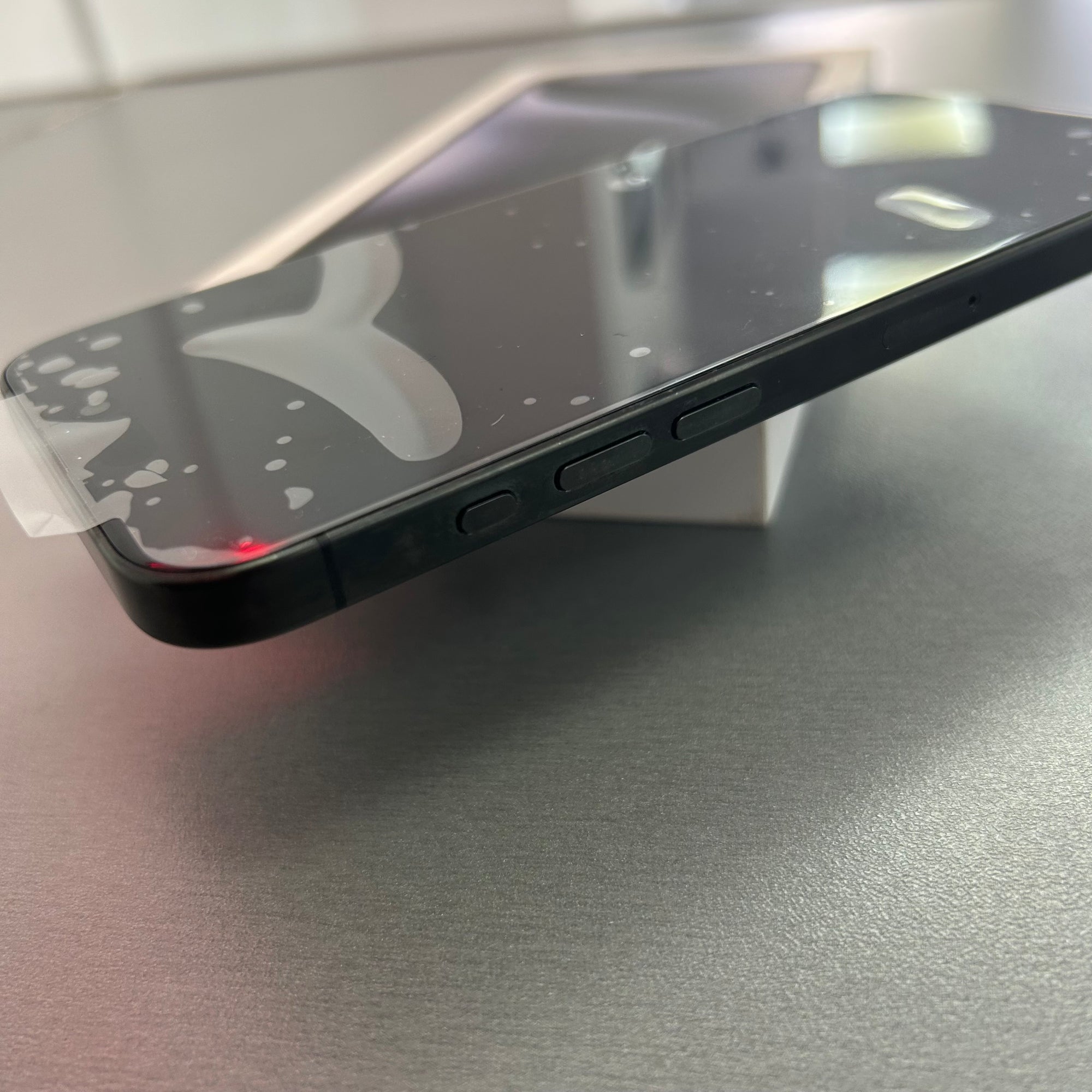 Apple iPhone 15 Pro Max 256GB Black Titanium - 100% Battery Health