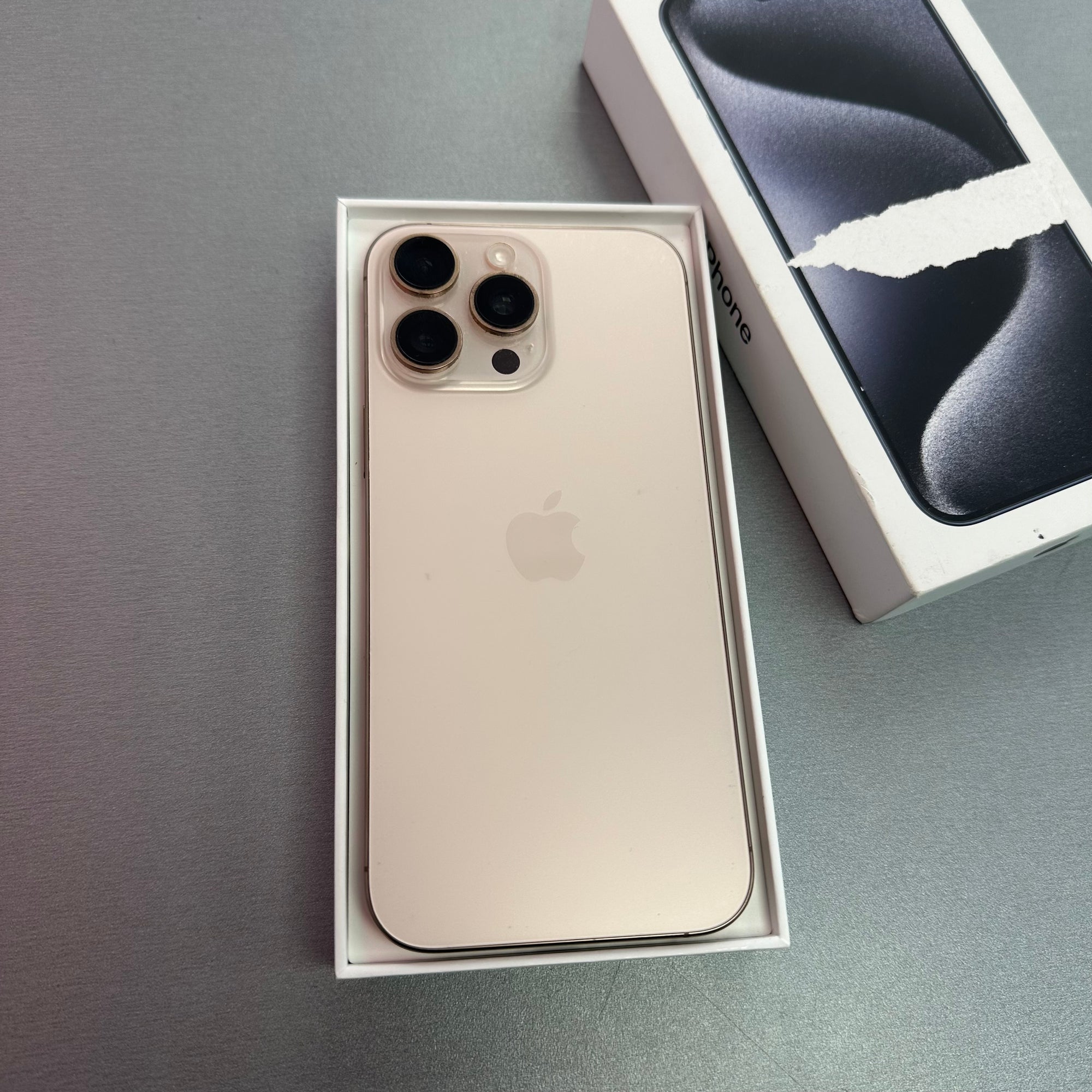 Apple iPhone 16 Pro Max 256GB Desert Titanium - 90% Battery Health