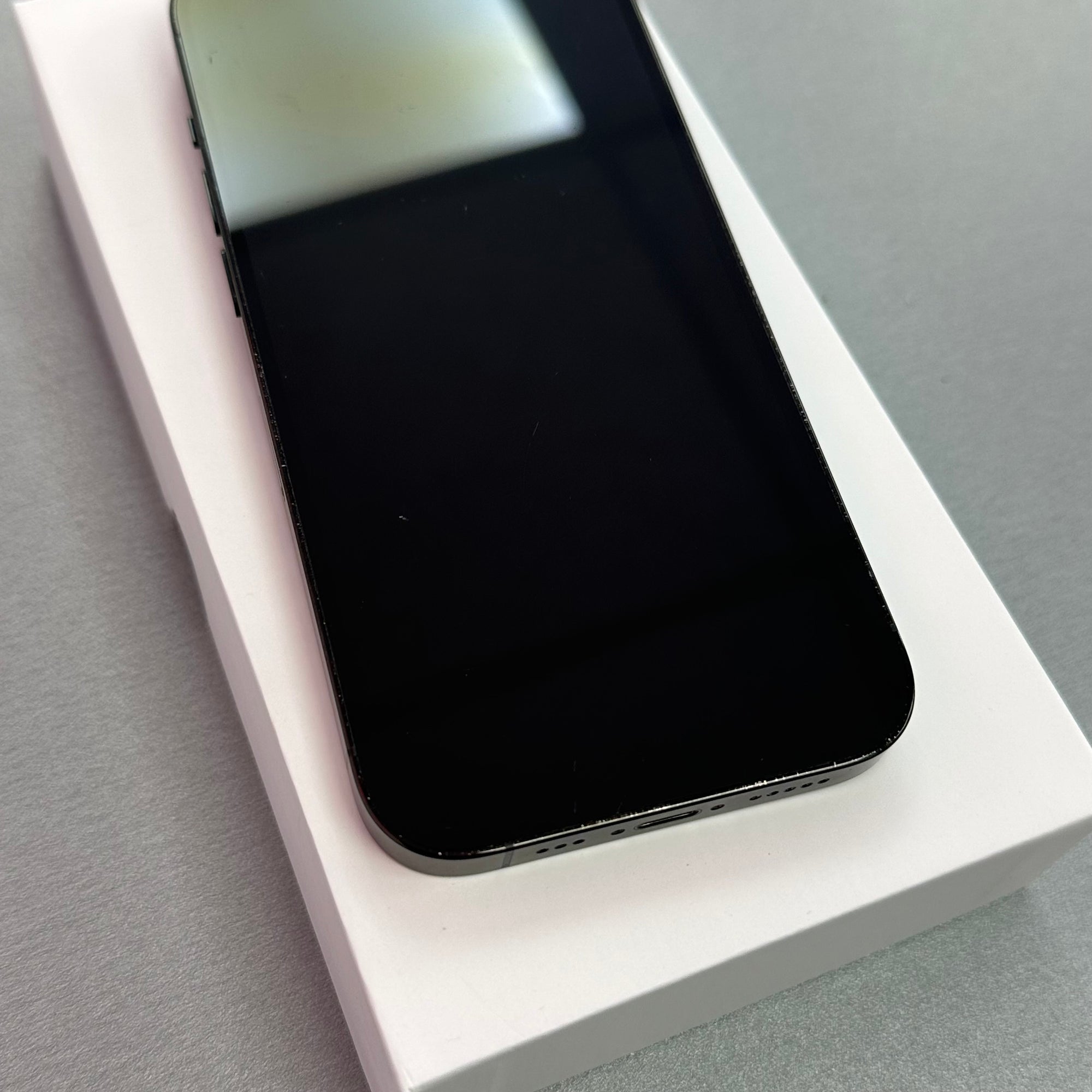 Apple iPhone 14 Pro - Space Black 256GB &amp; 100% Battery Health
