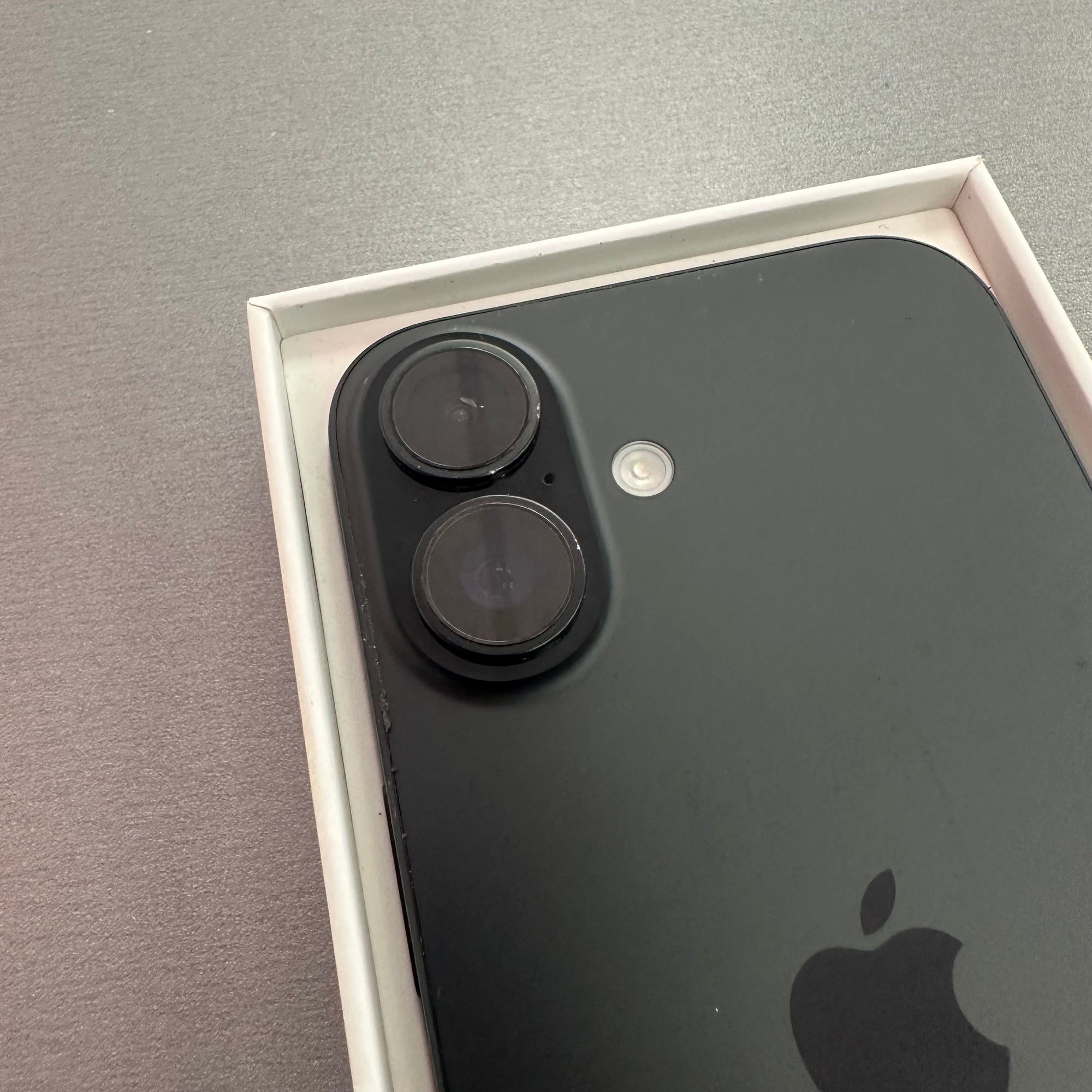 Apple iPhone 16 128GB Black 89% Battery Health