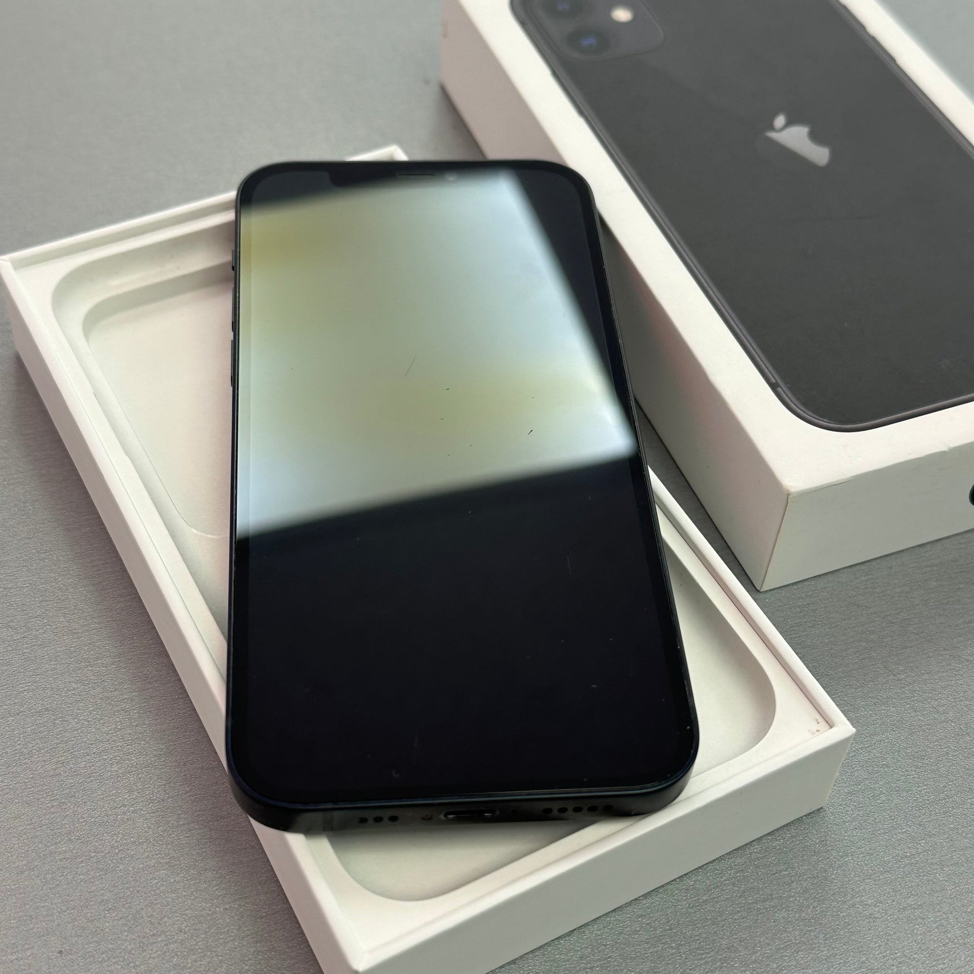 Apple iPhone 12 64GB Black - 90% Battery Health