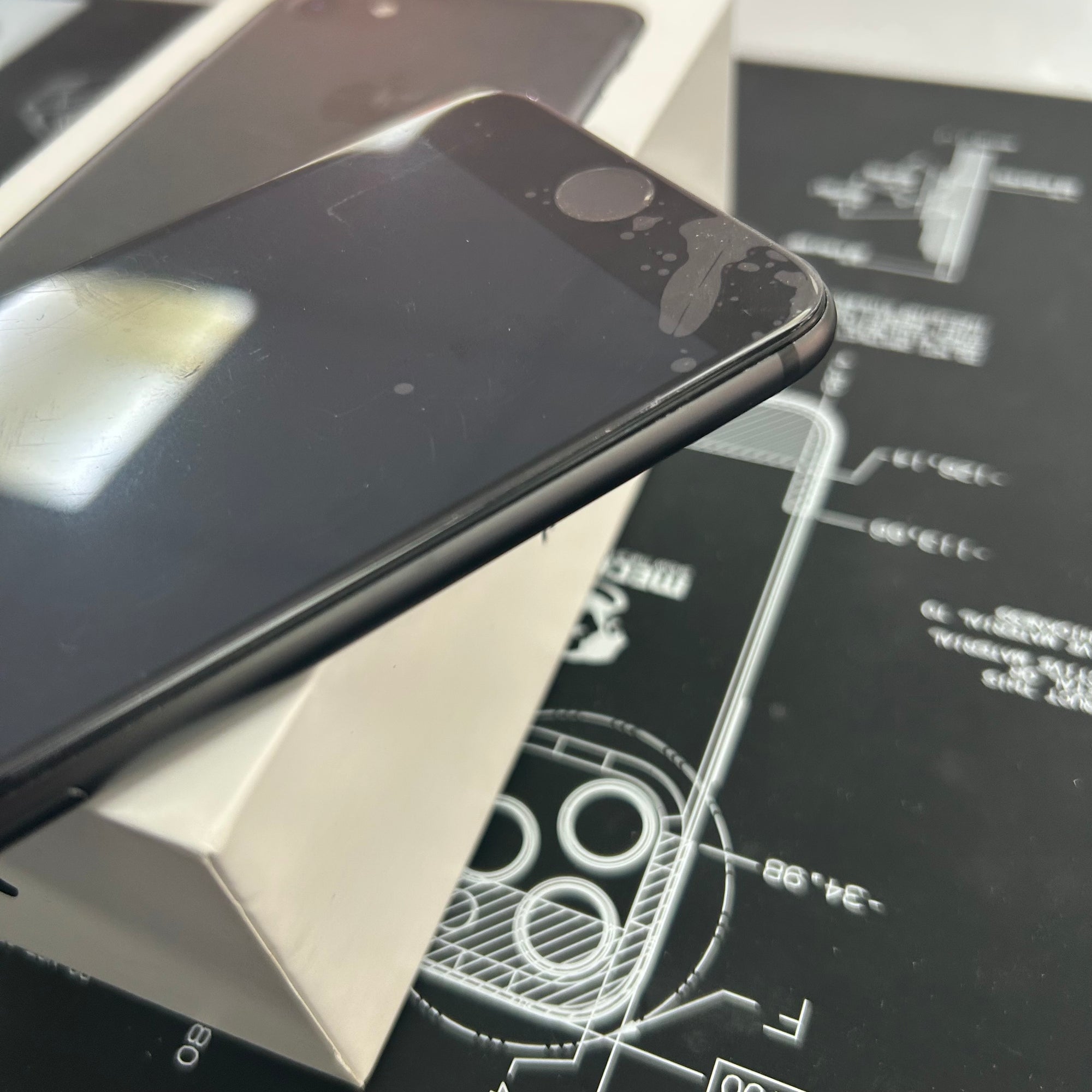 Apple iPhone 8 Black 64GB - 100% Battery Health