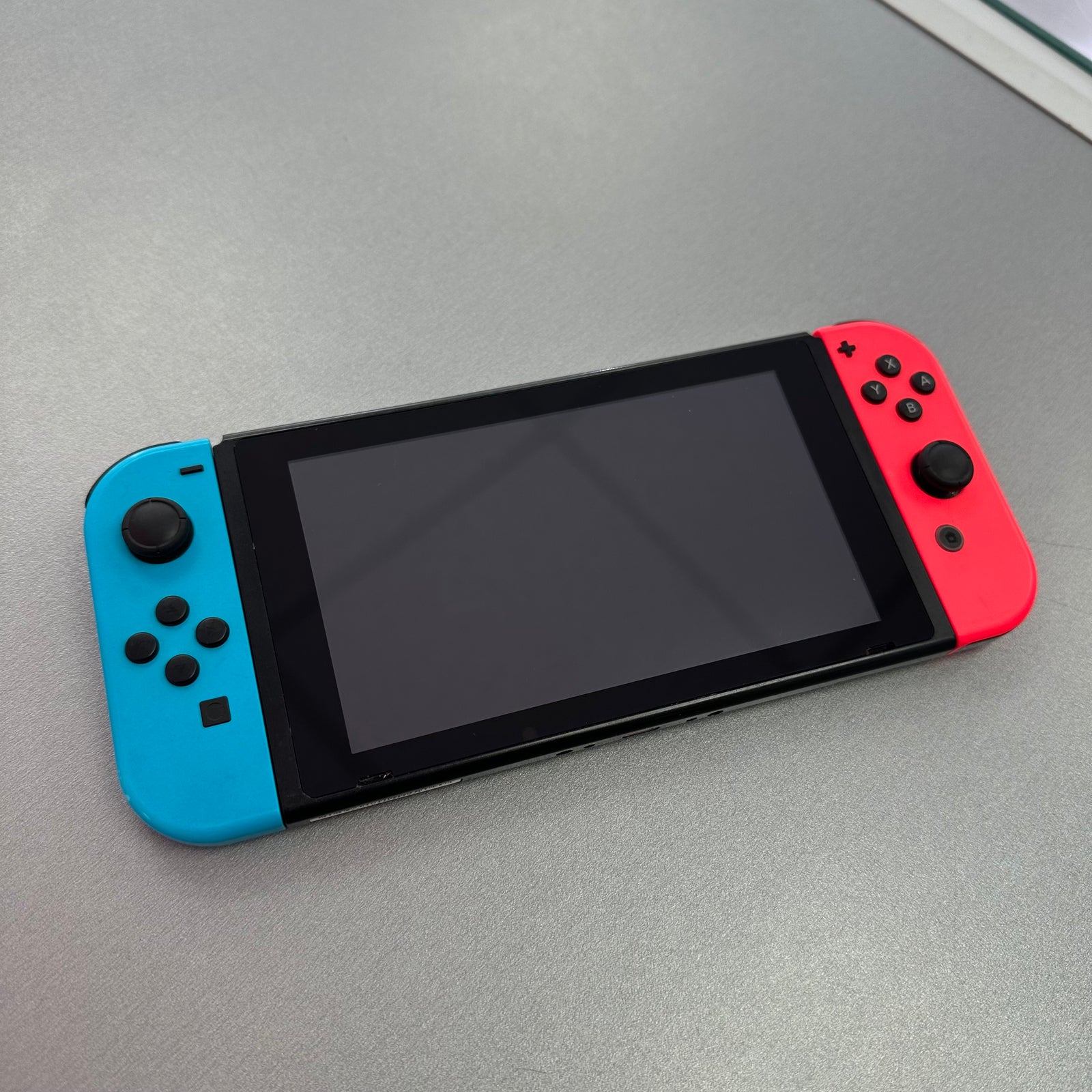 Nintendo Switch Red & Blue 32GB