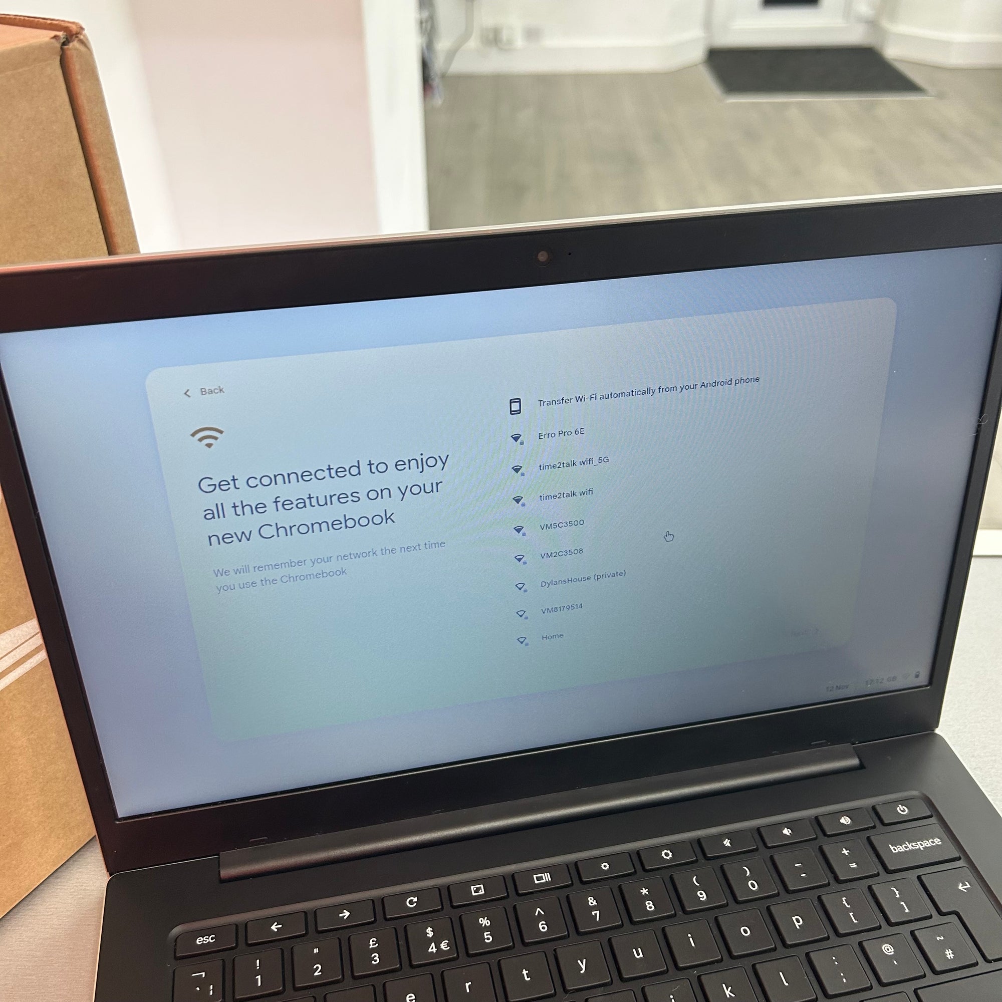 Samsung Galaxy Chromebook Go Silver - 14 inch, 4GB RAM, 64GB EMMC Storage