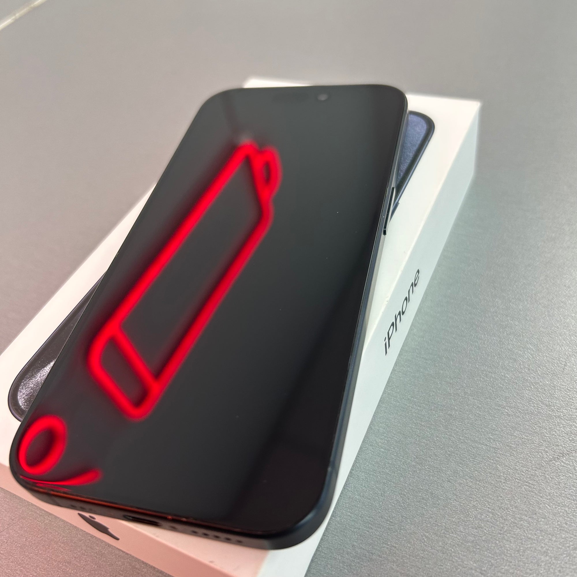 Apple iPhone 15 Pro 128GB - Blue Titanium - 91% Battery