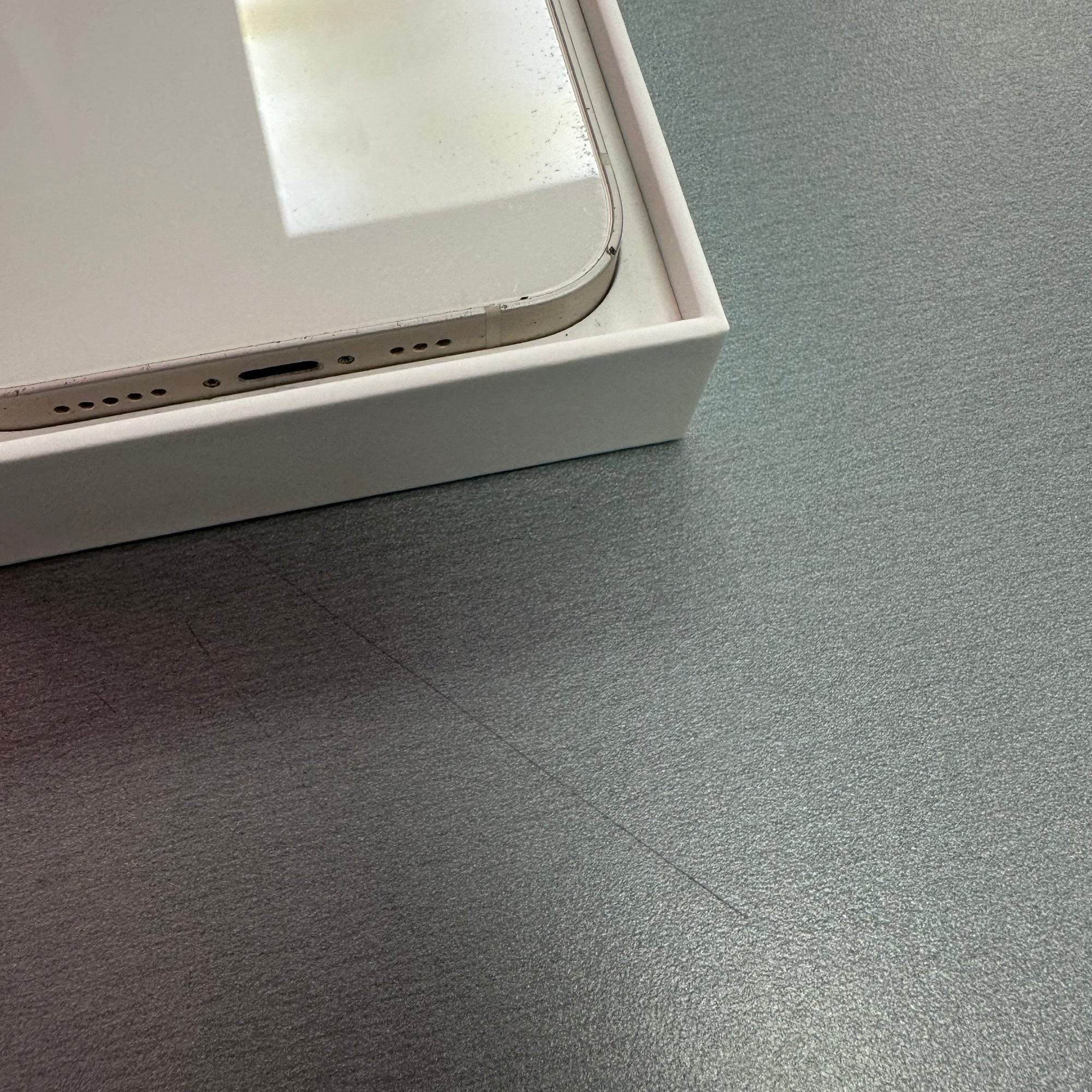 Apple iPhone 13 128GB Starlight - 88% Battery Health