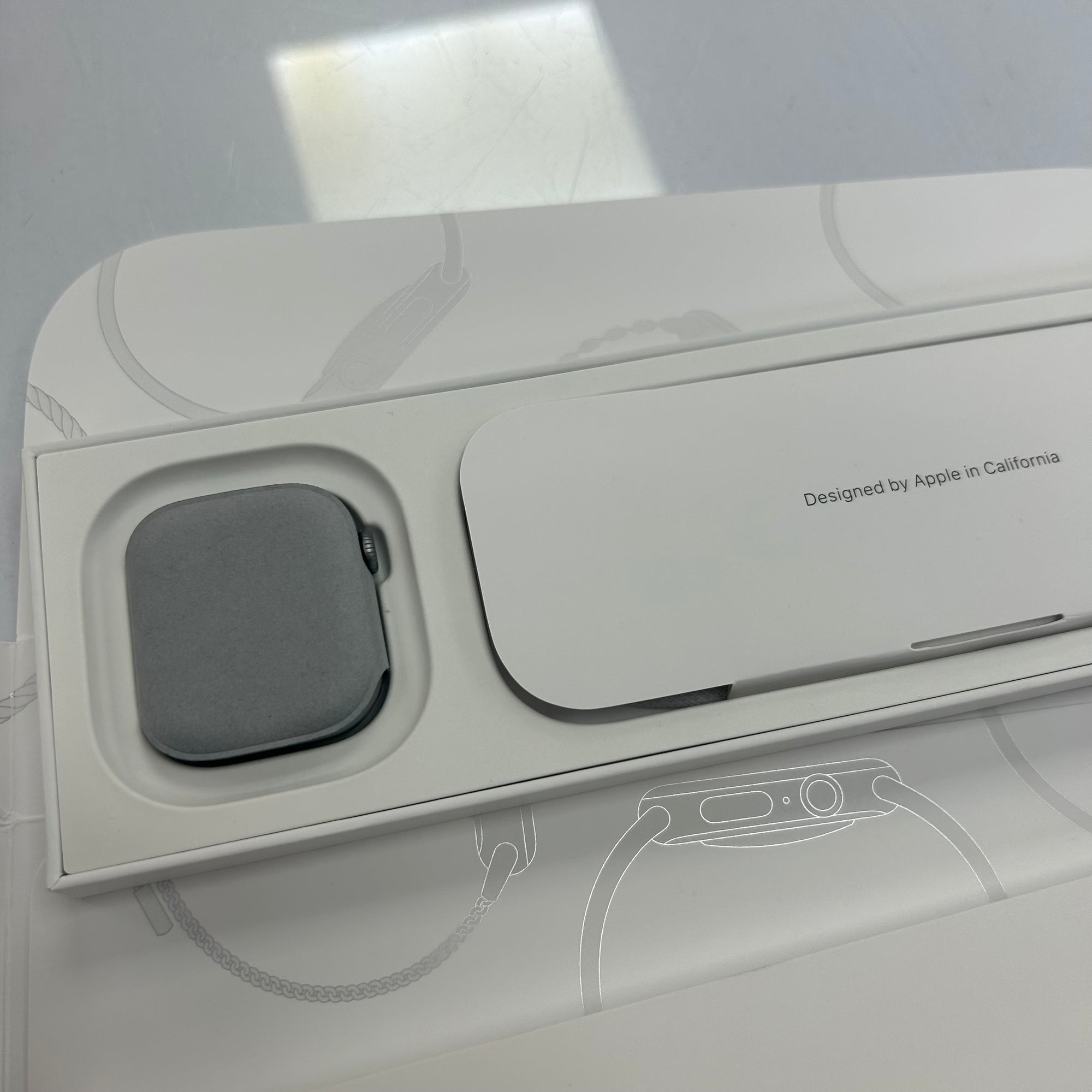 Ex Display Apple Watch Series 11, 42mm GPS Space Gray Aluminium Black Sports Band