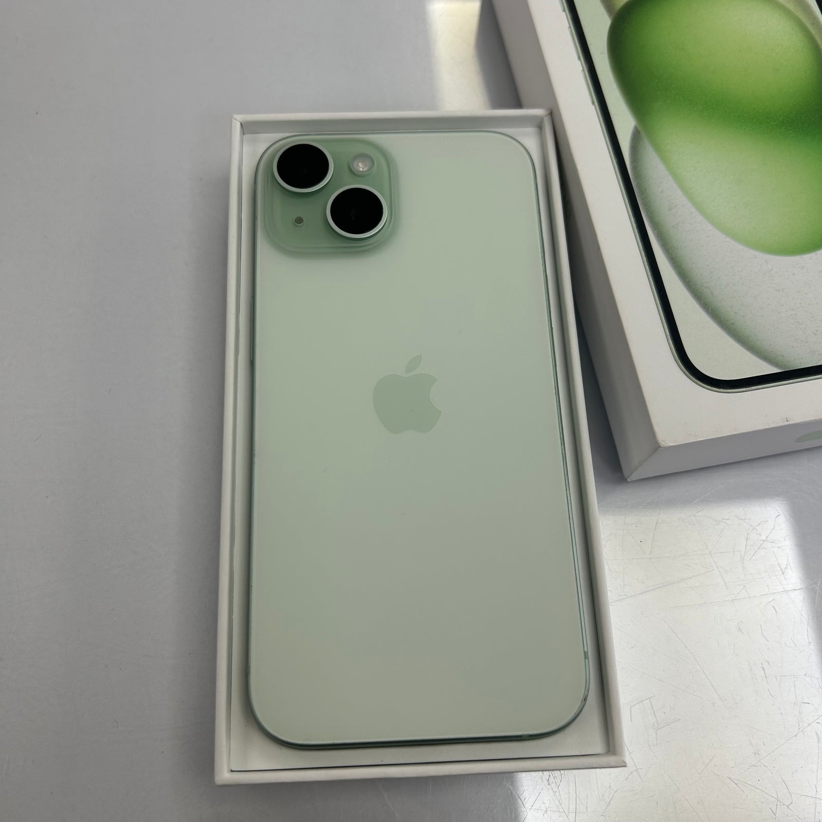 Apple iPhone 15 128GB Green - 100% Battery Health