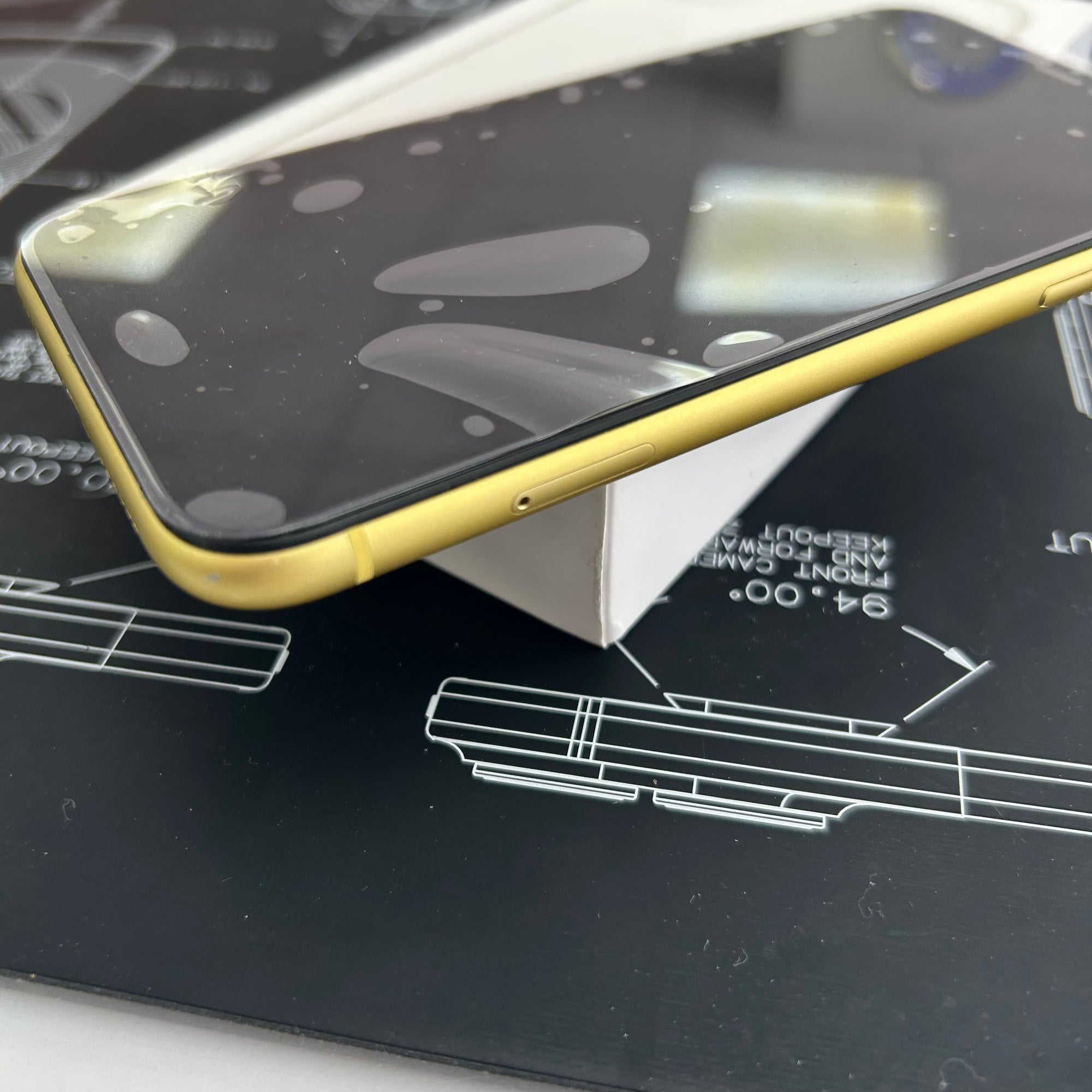 Apple iPhone 11 Yellow 64GB -  100% Battery Health
