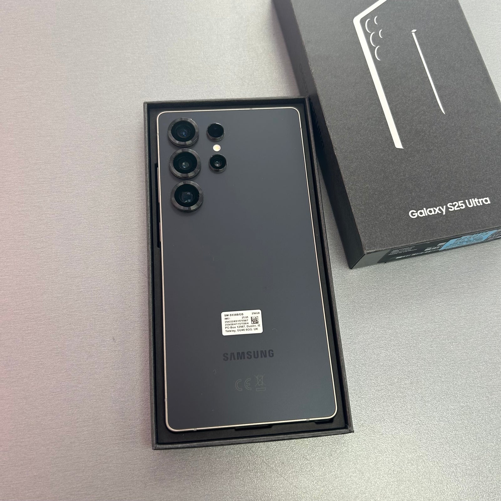 Samsung Galaxy S25 Ultra 256GB Titanium Black