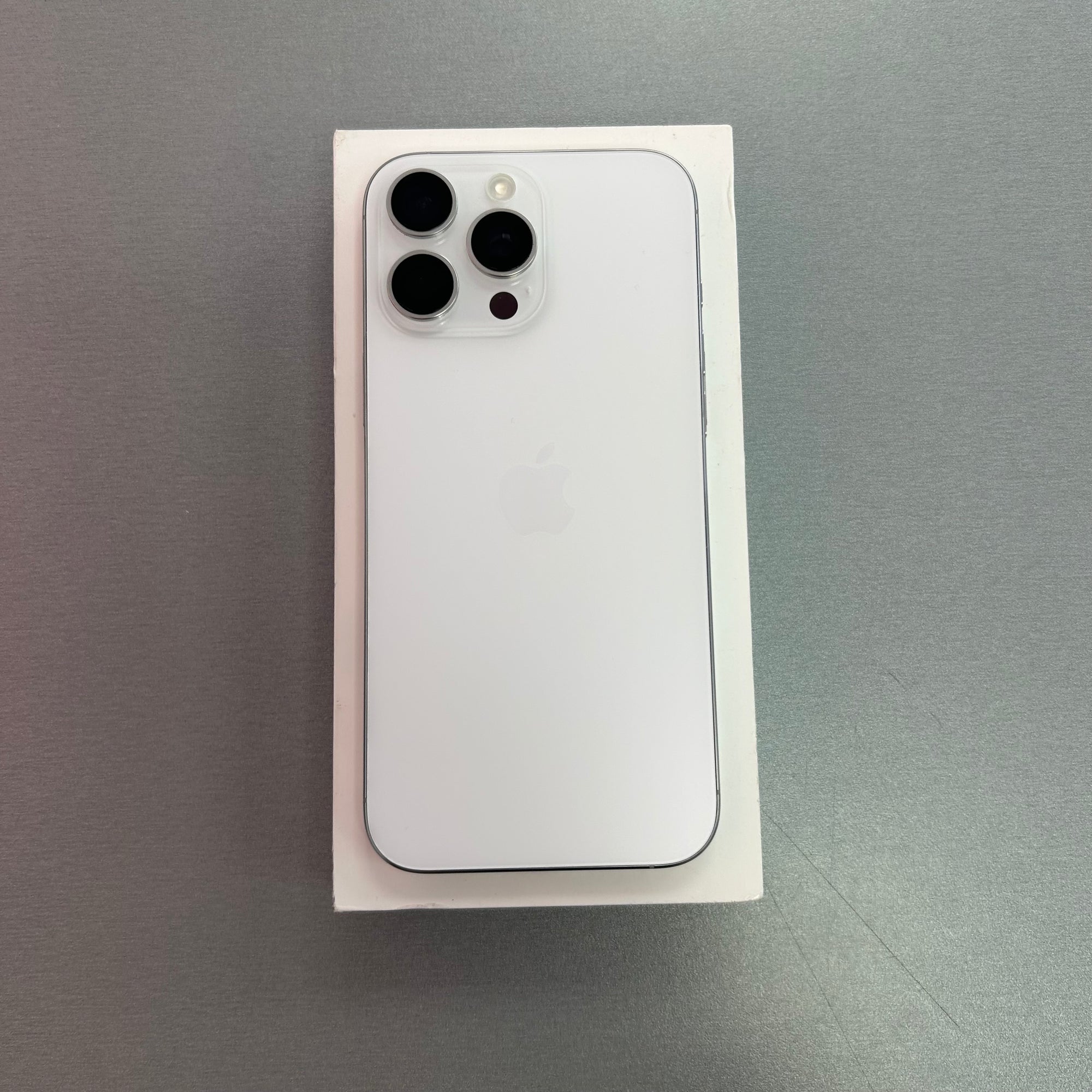 Apple iPhone 16 Pro White Titanium 256GB - Original 93% Battery Health