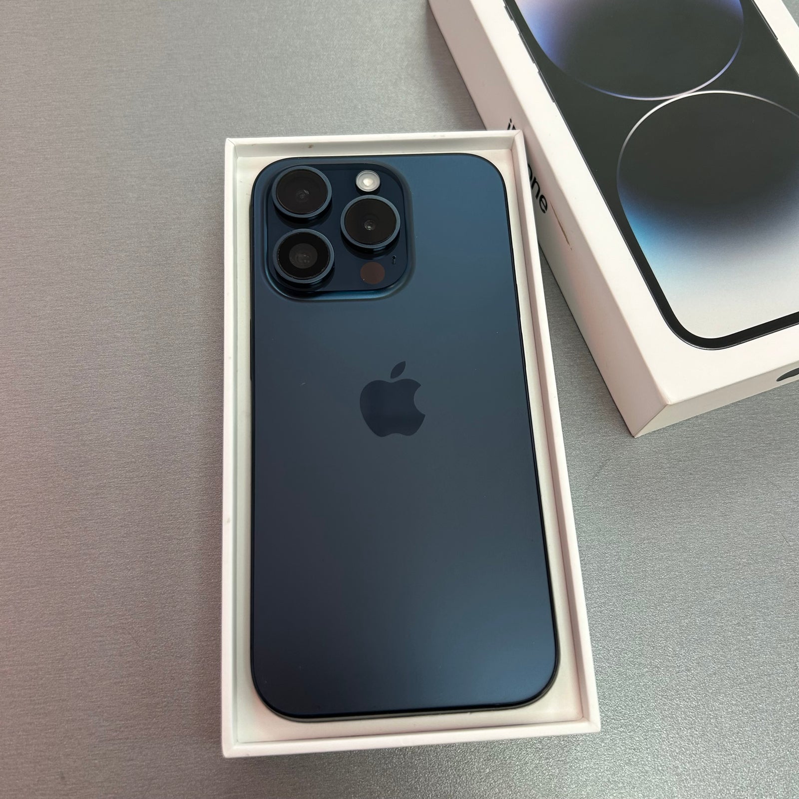 Apple iPhone 15 Pro 128GB Blue Titanium - 100% Battery Health